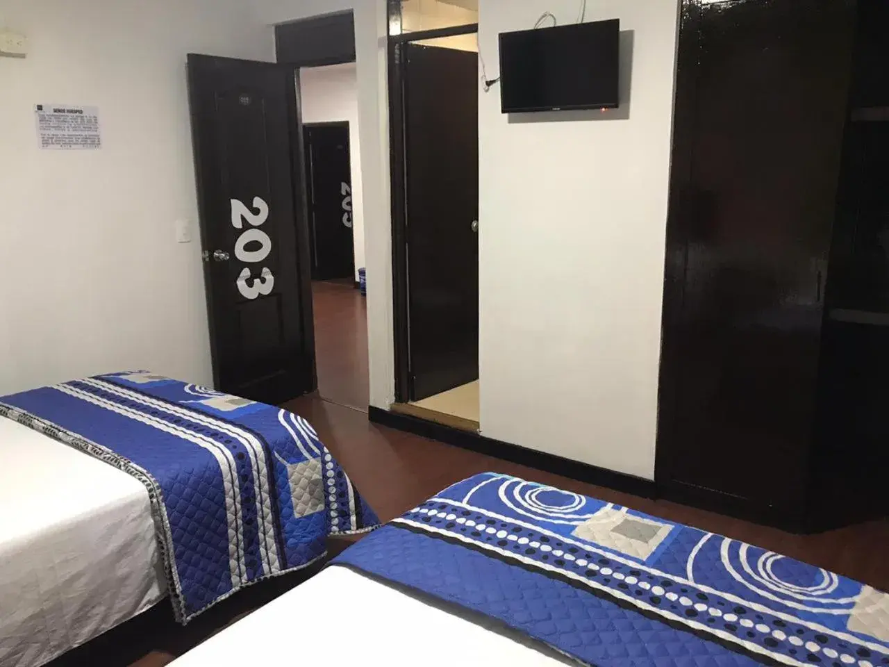 Deluxe Queen Room with Two Queen Beds in Hostal El Eden Manizales Deluxe Queen Room with Two Queen Beds in Hostal El Eden Manizales