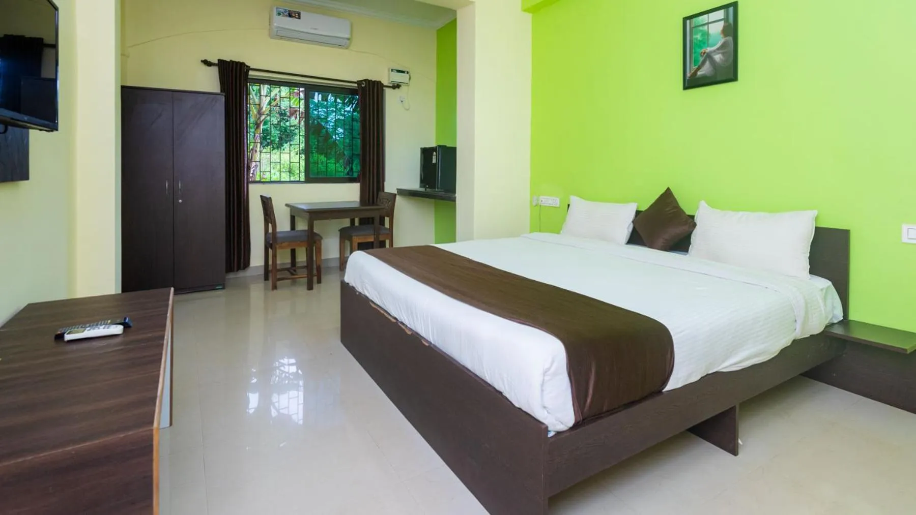 Toilet, Bed in Hotel Spring Height Hotels Near Mall De Goa