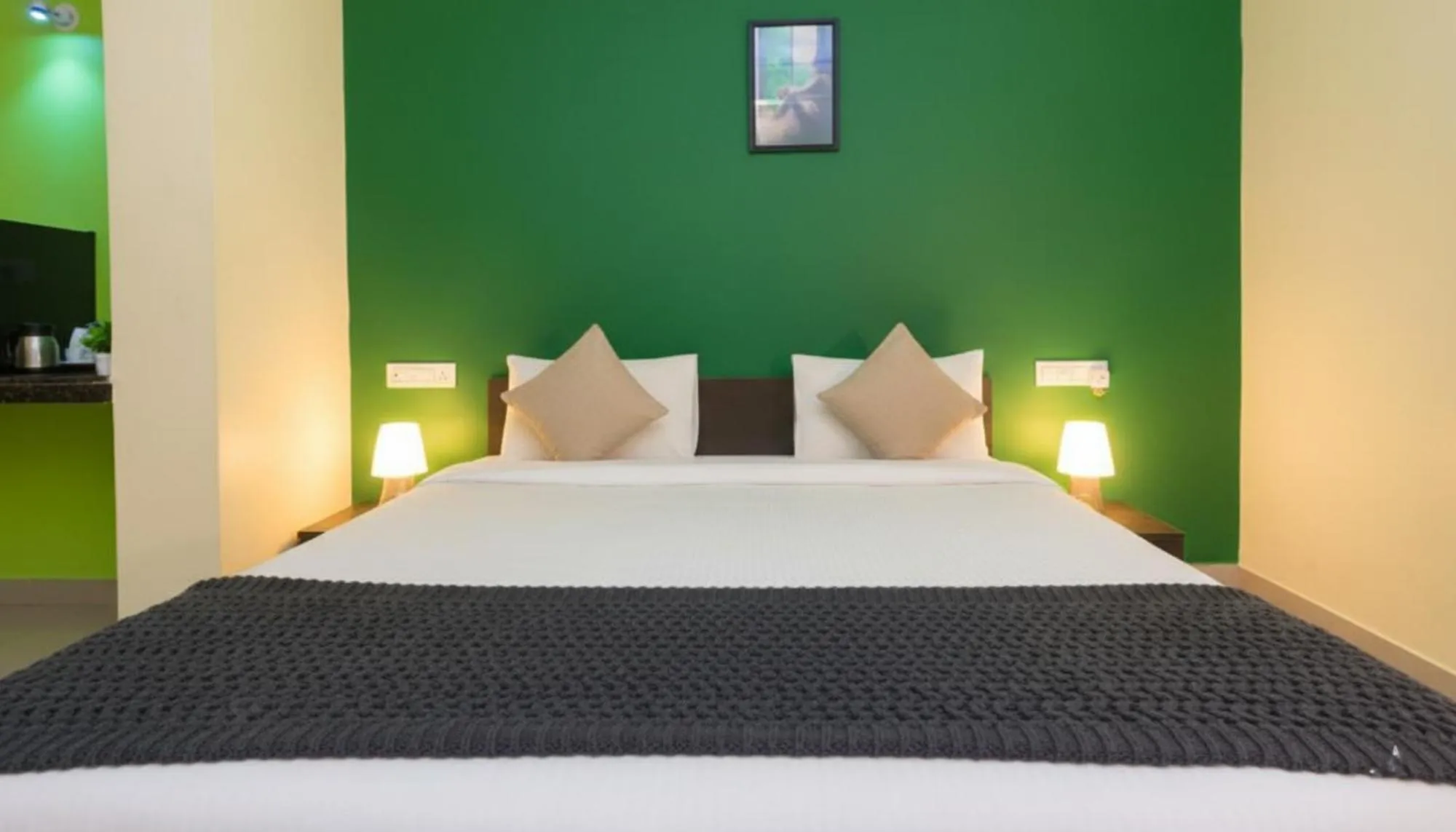 Bed in Hotel Spring Height Hotels Near Mall De Goa