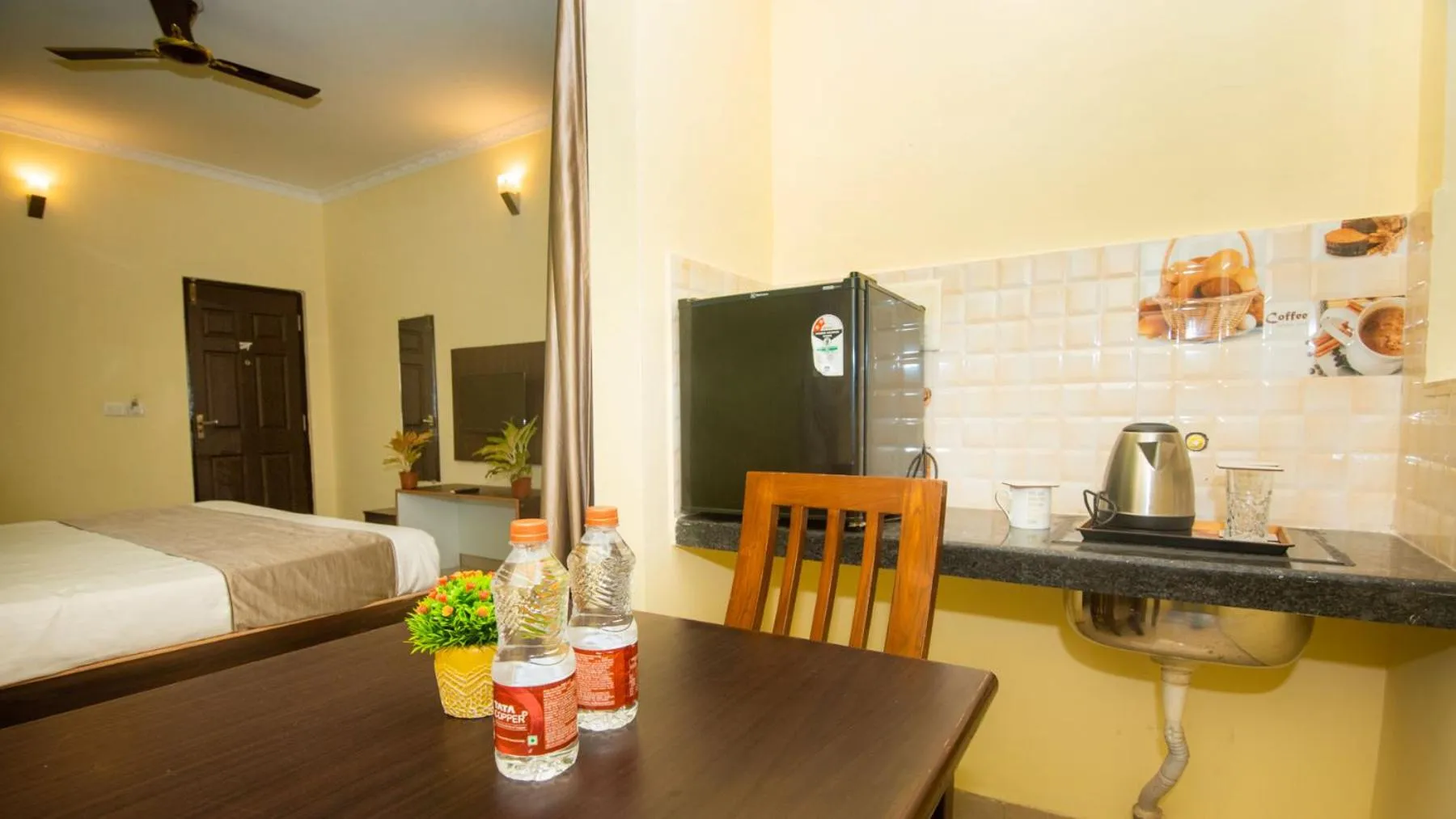 Dining area, Bed in Hotel Spring Height Hotels Near Mall De Goa