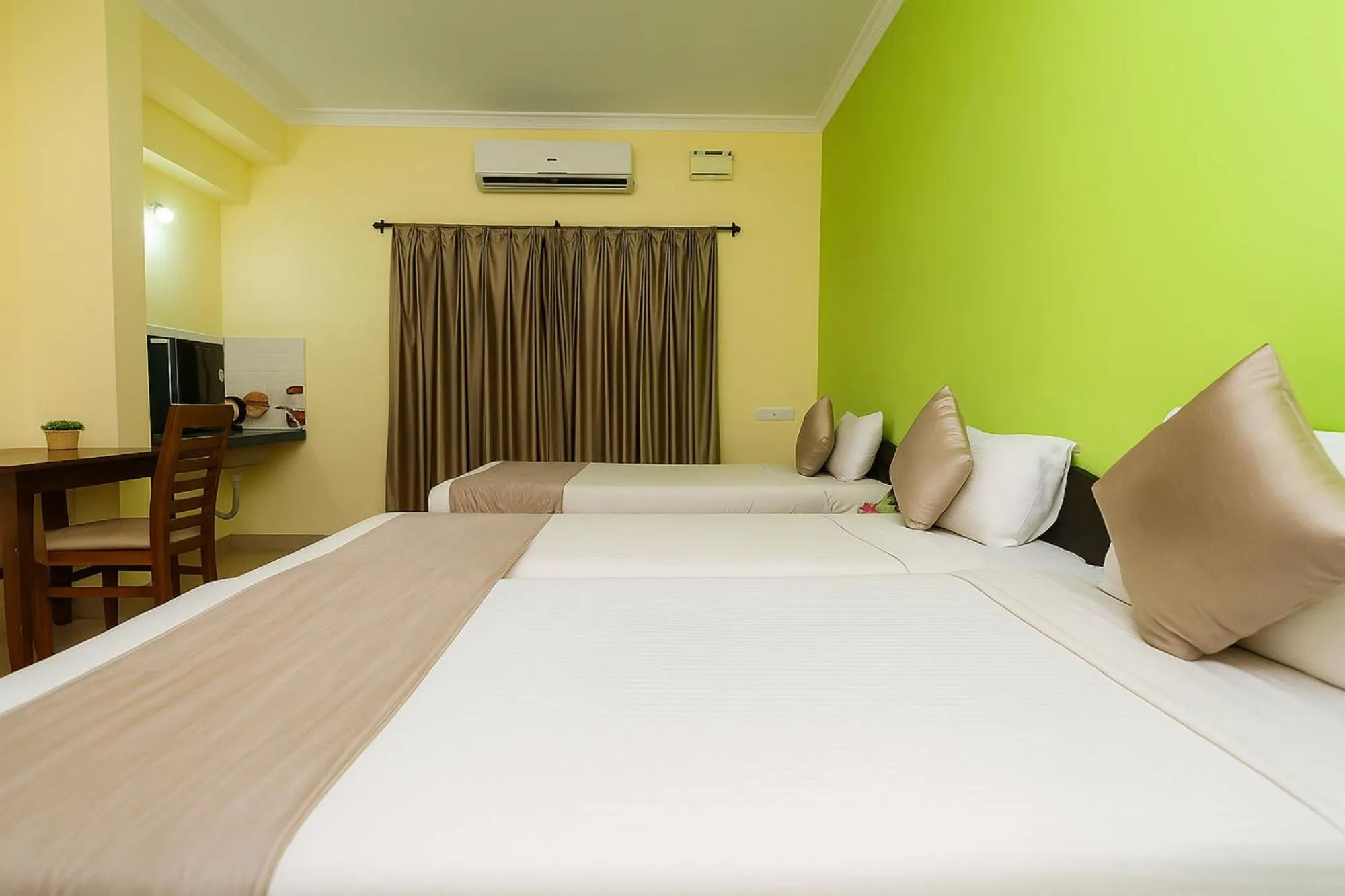 Bed in Hotel Spring Height Hotels Near Mall De Goa