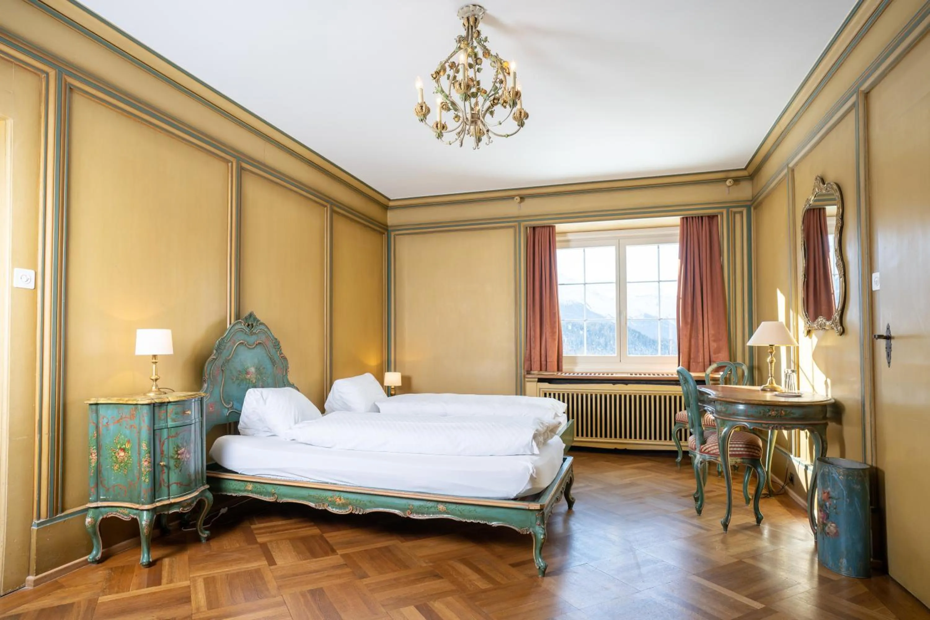 Photo of the whole room, Bed in Hotel Chesa Spuondas