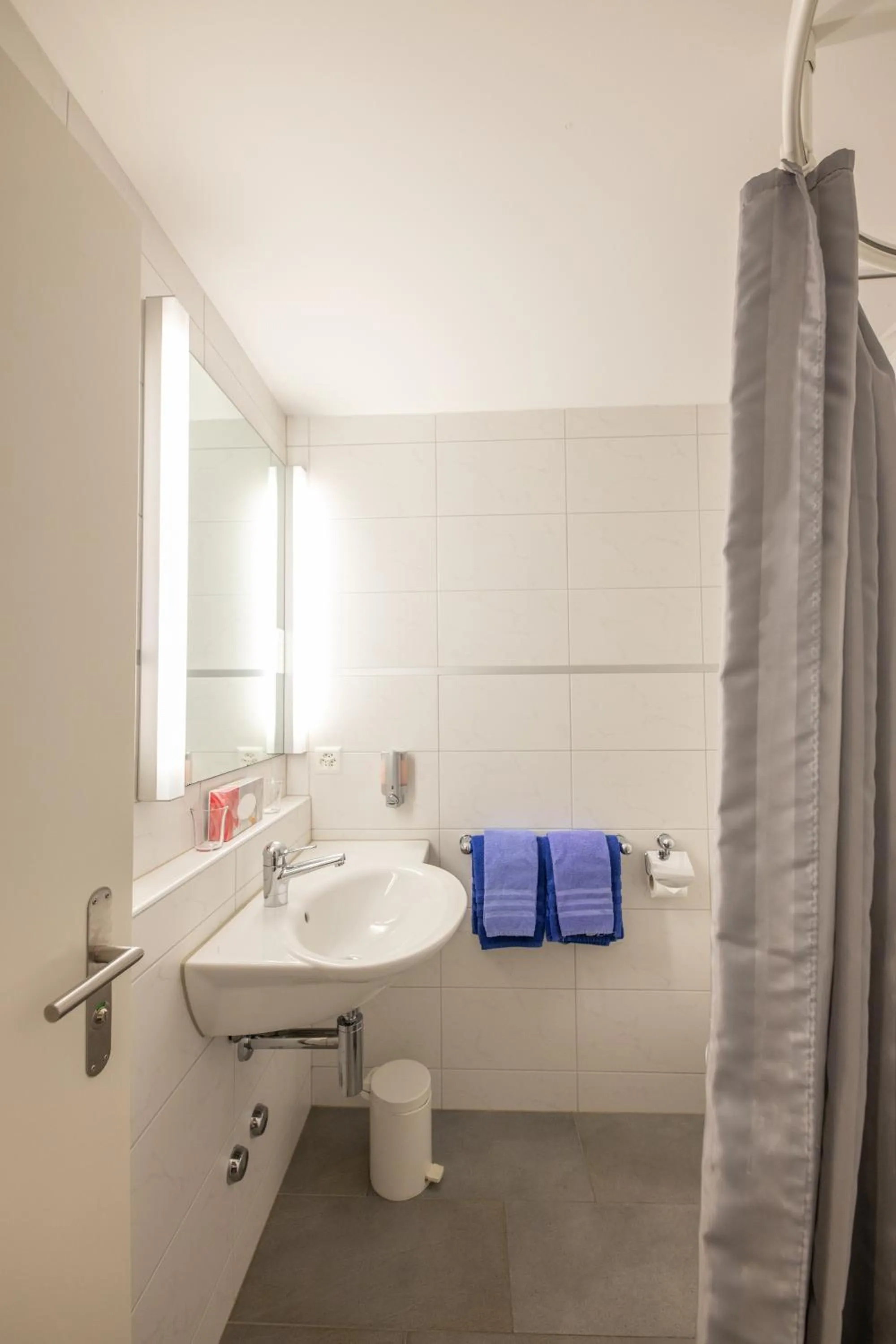 Bathroom in Hotel Chesa Spuondas