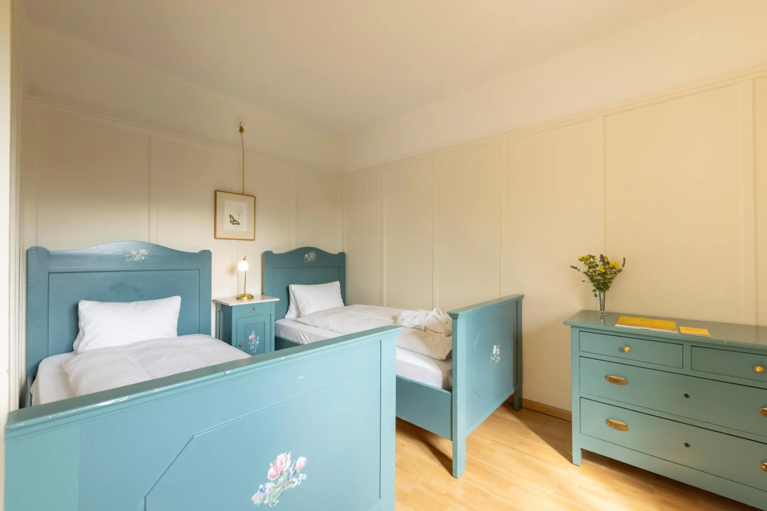 Bed in Hotel Chesa Spuondas