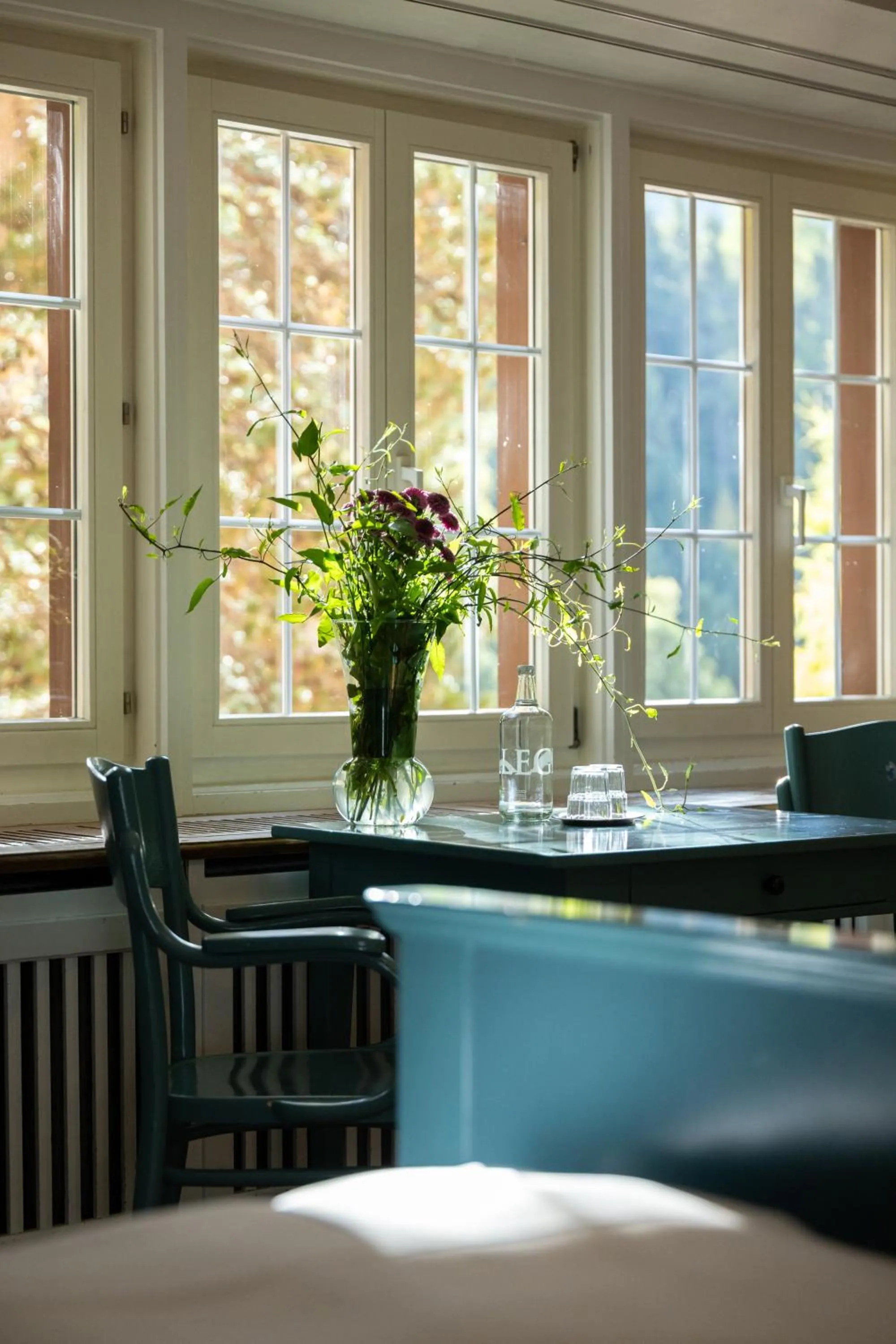 Photo of the whole room in Hotel Chesa Spuondas