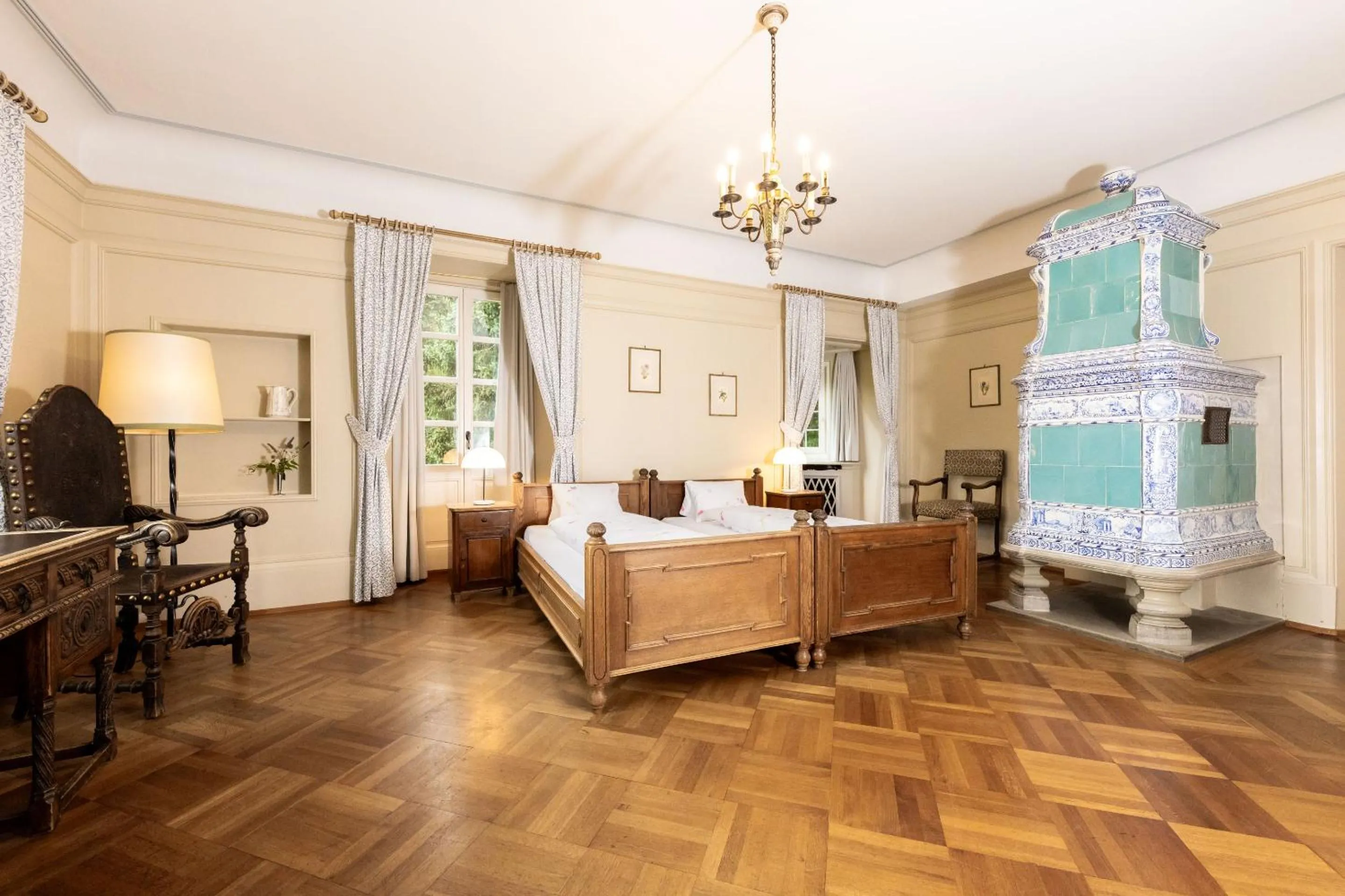 Photo of the whole room, Bed in Hotel Chesa Spuondas