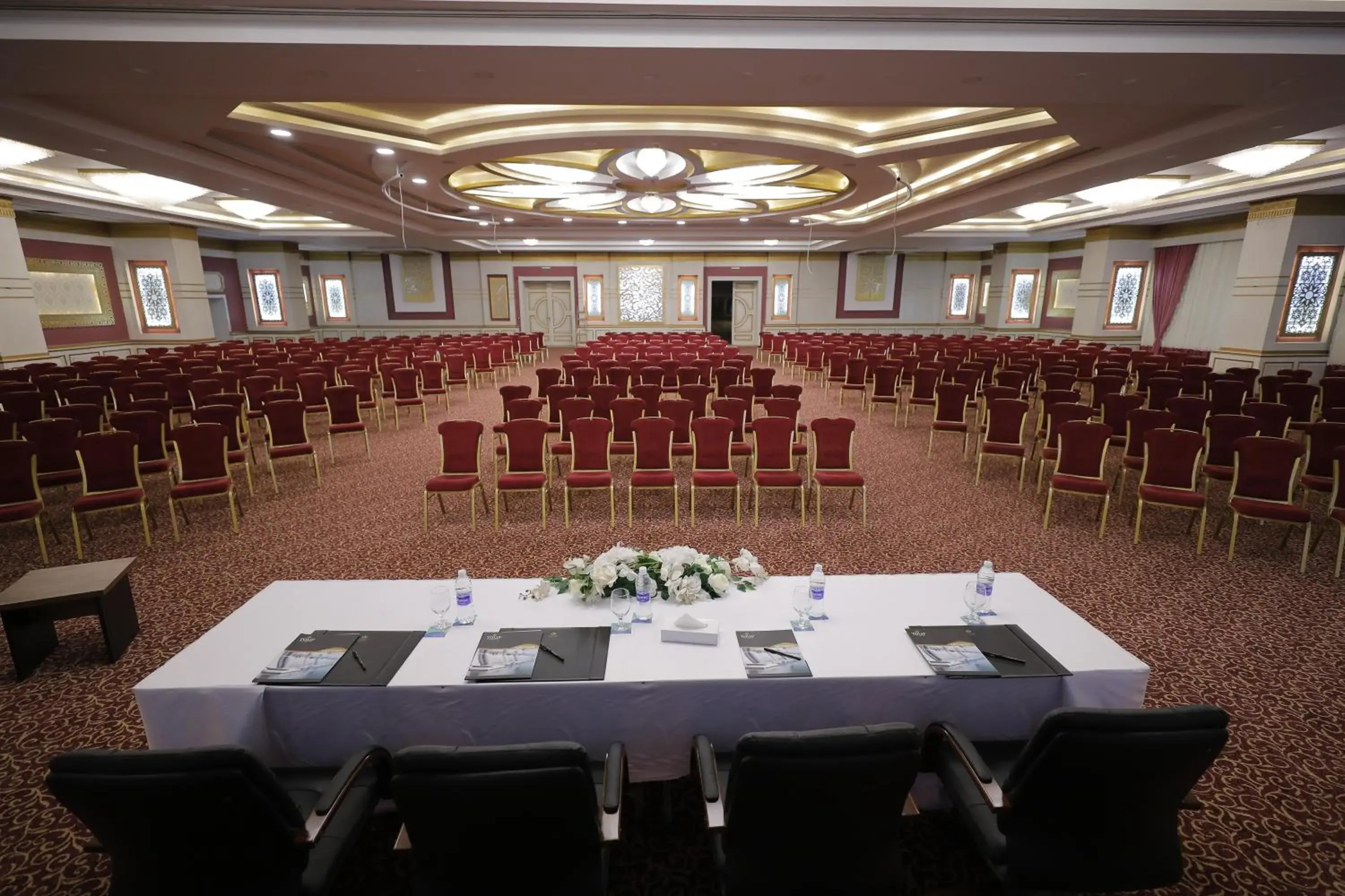 Restaurant/places to eat in Tolip Gardens Hotel Restaurant/places to eat in Tolip Gardens Hotel