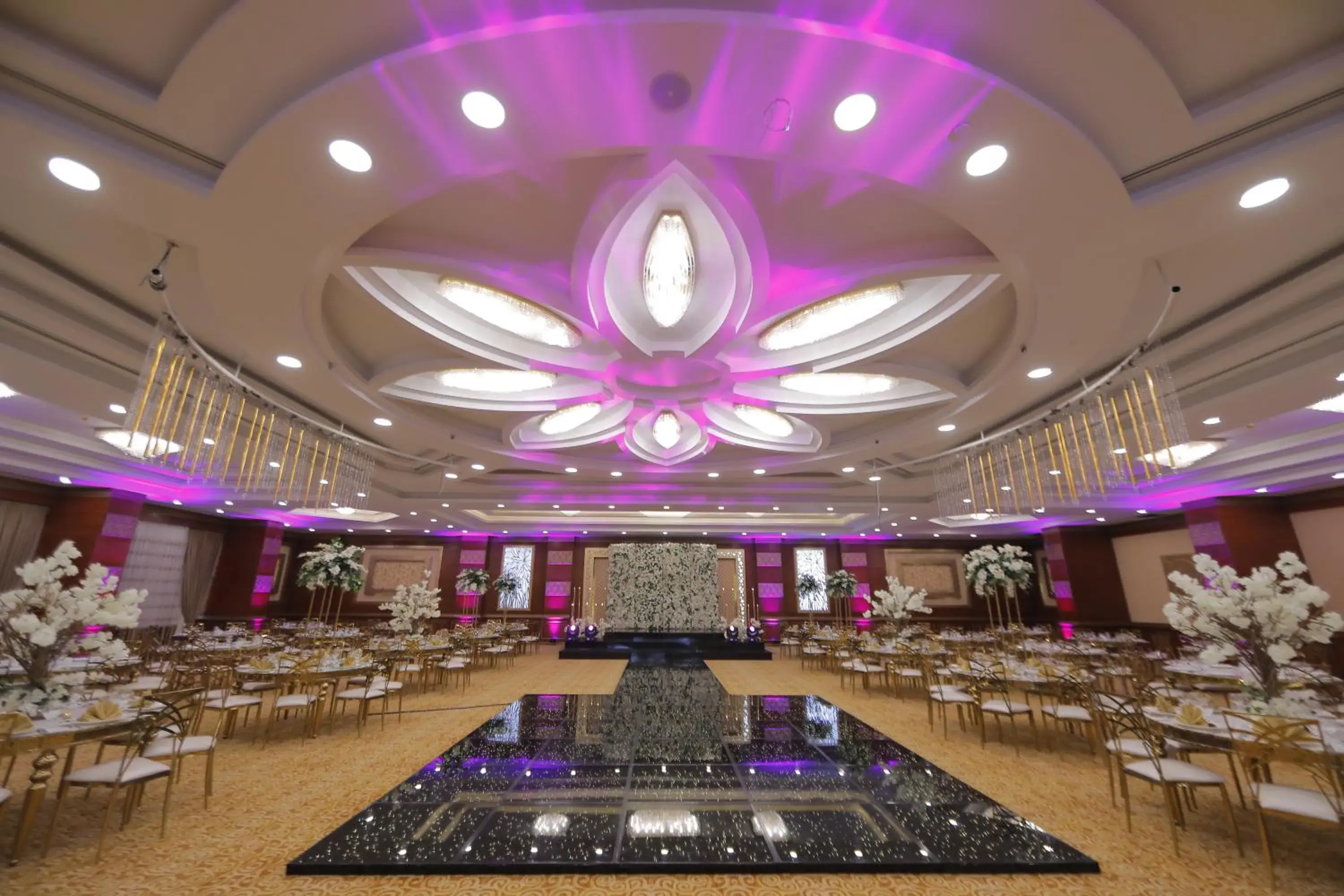 Restaurant/places to eat in Tolip Gardens Hotel Restaurant/places to eat in Tolip Gardens Hotel