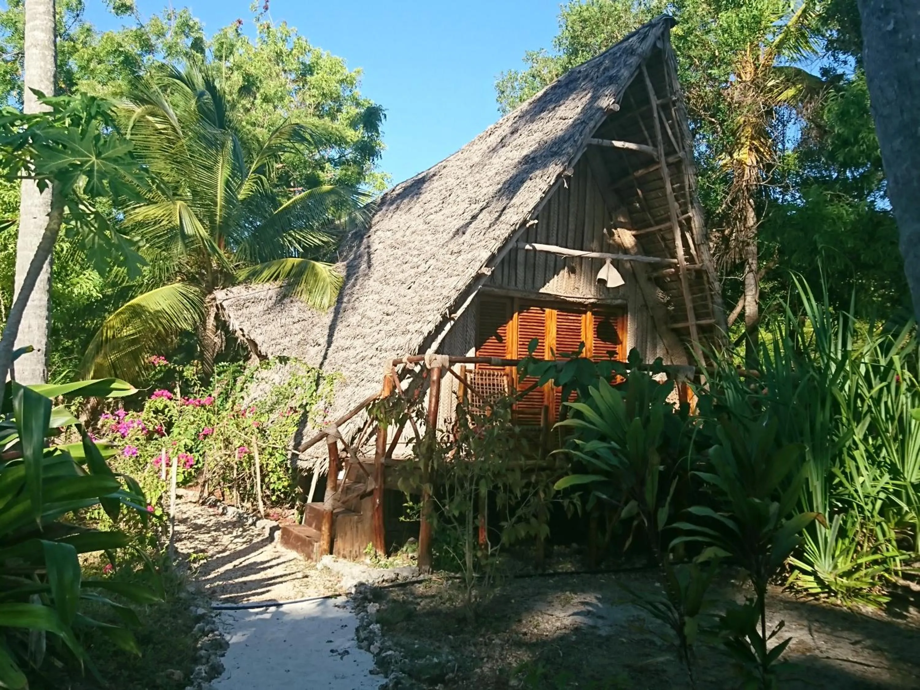 COCO REEF ECOLODGE