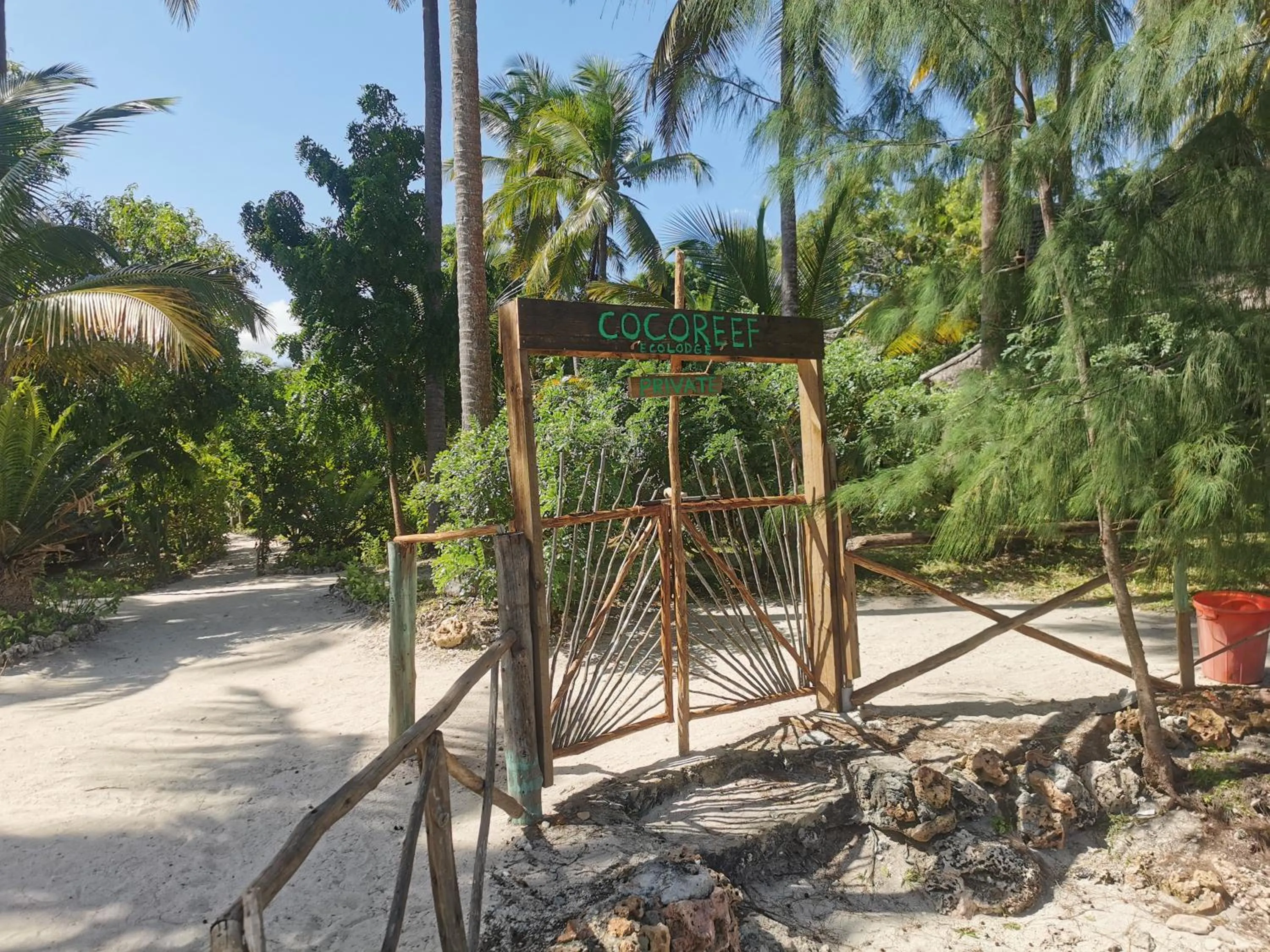 Beach in COCO REEF ECOLODGE