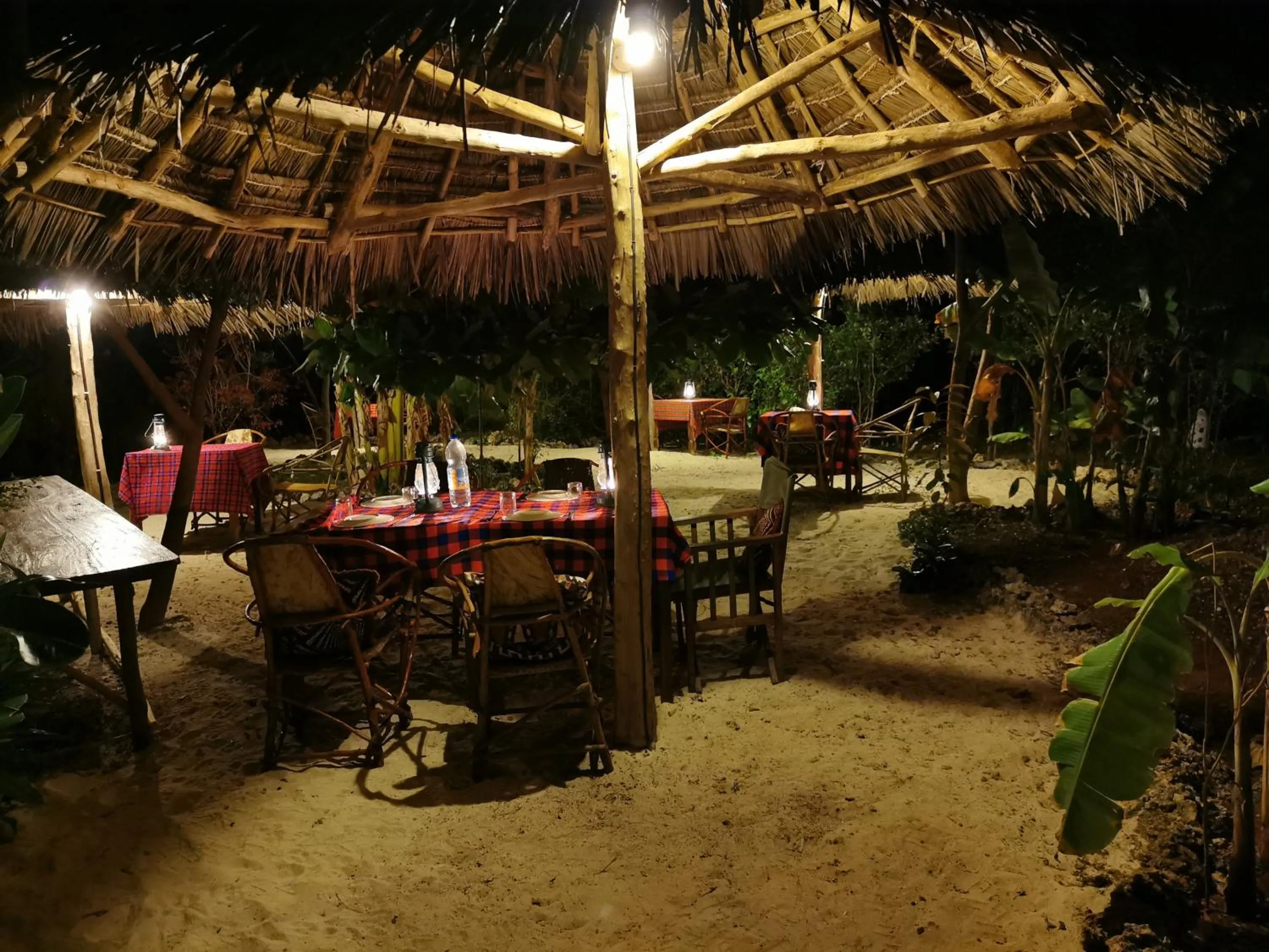 Restaurant/places to eat in COCO REEF ECOLODGE