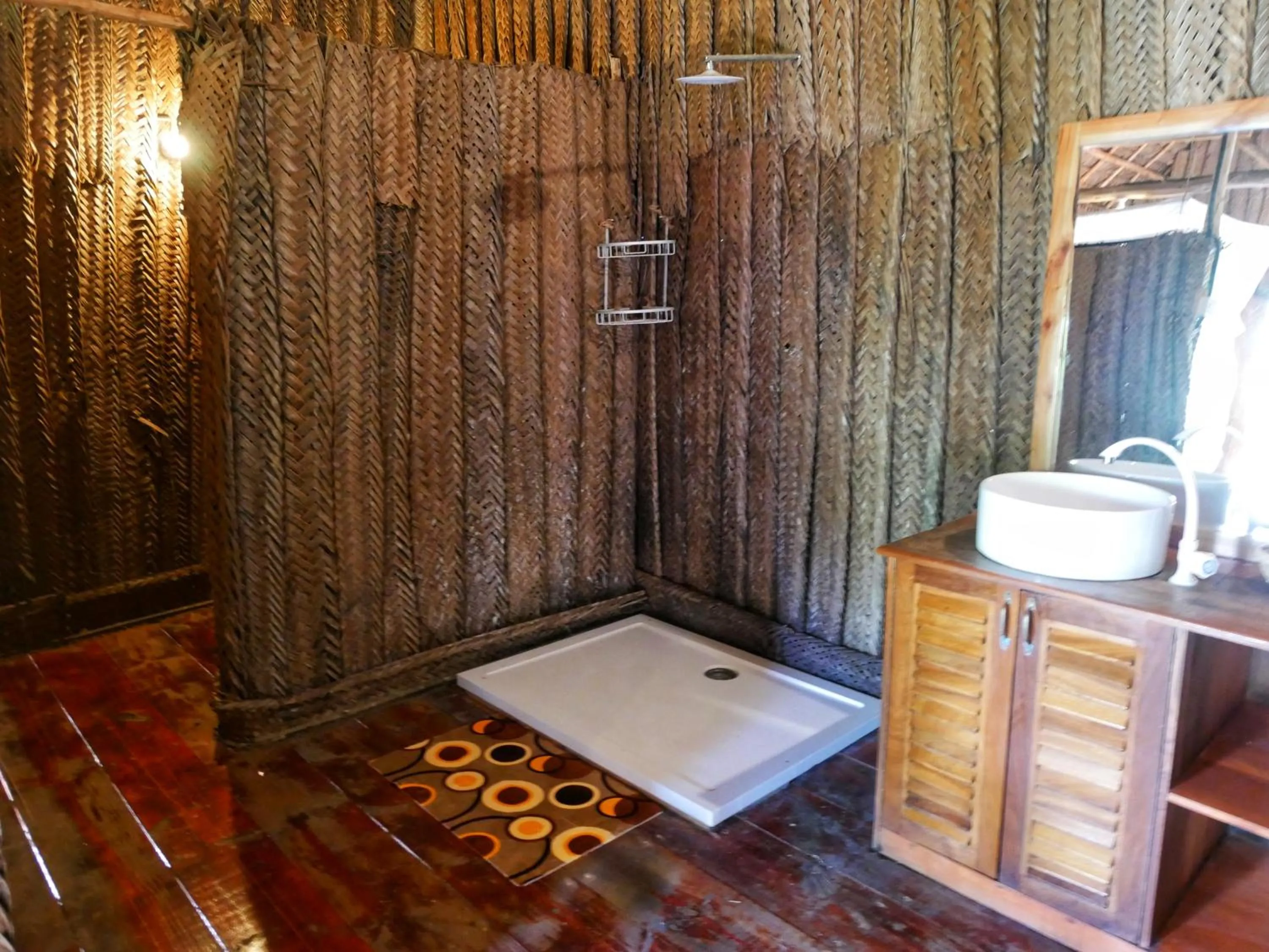 Bathroom in COCO REEF ECOLODGE