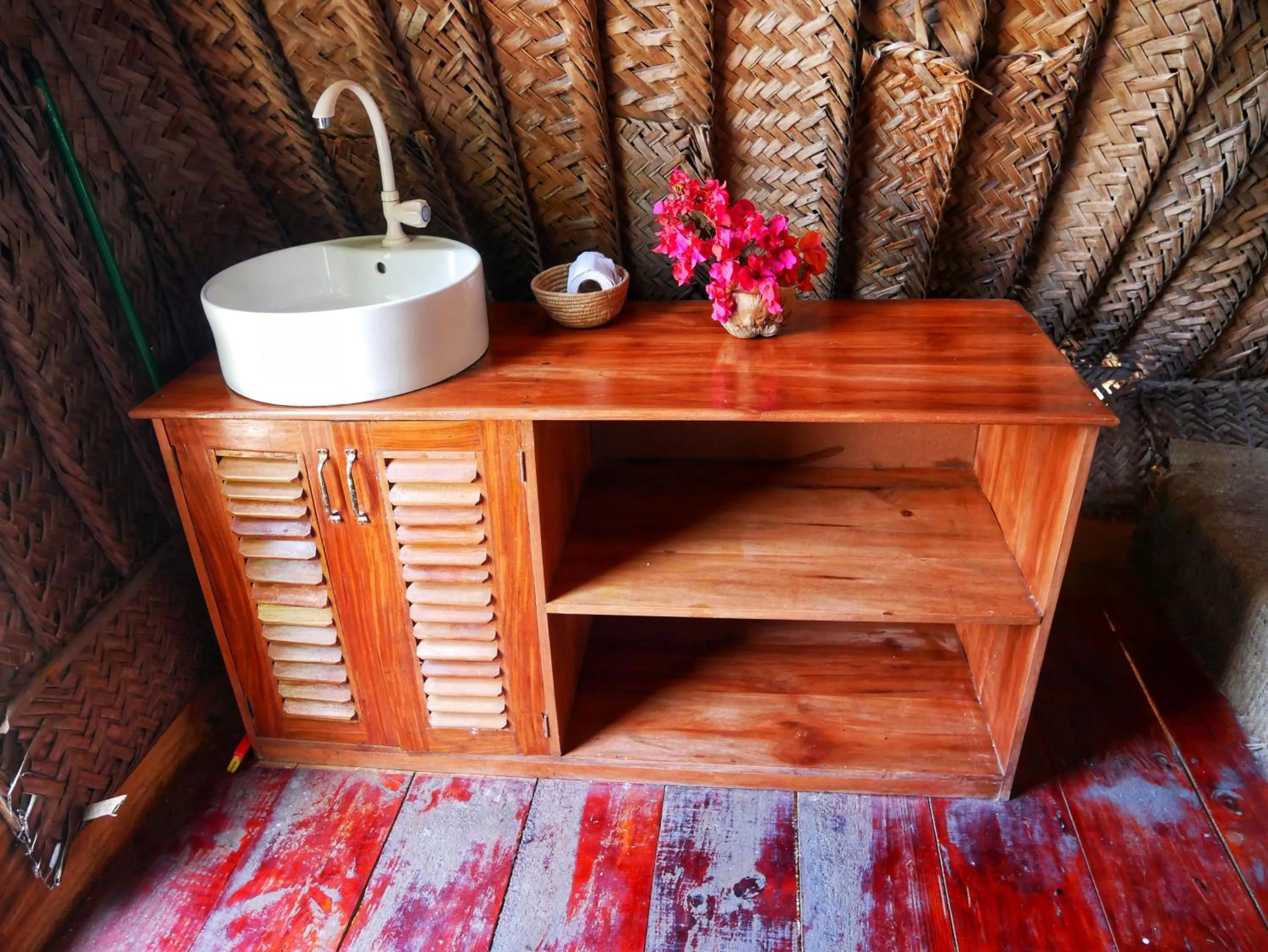 Bathroom in COCO REEF ECOLODGE