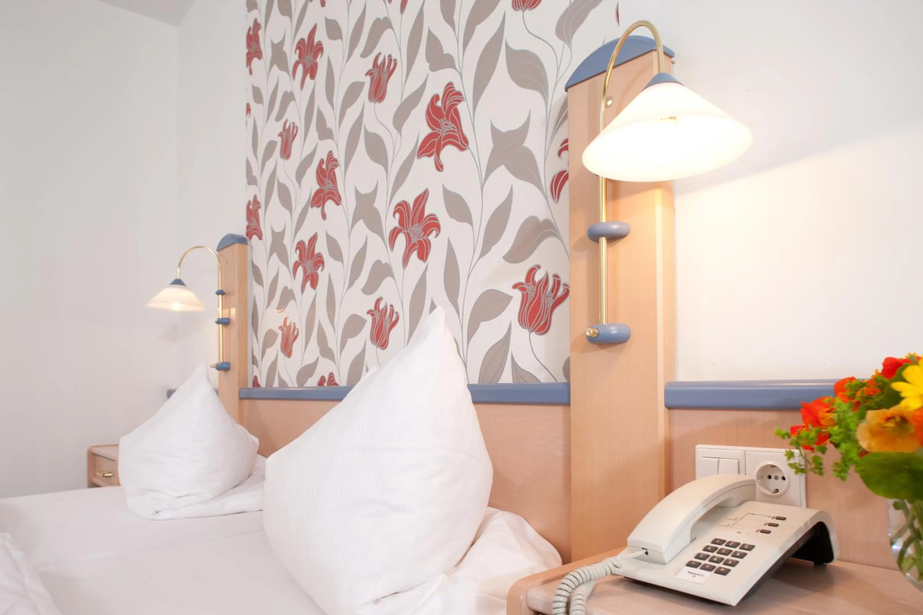 Bedroom, Bed in Behringers Freizeit - und Tagungshotel