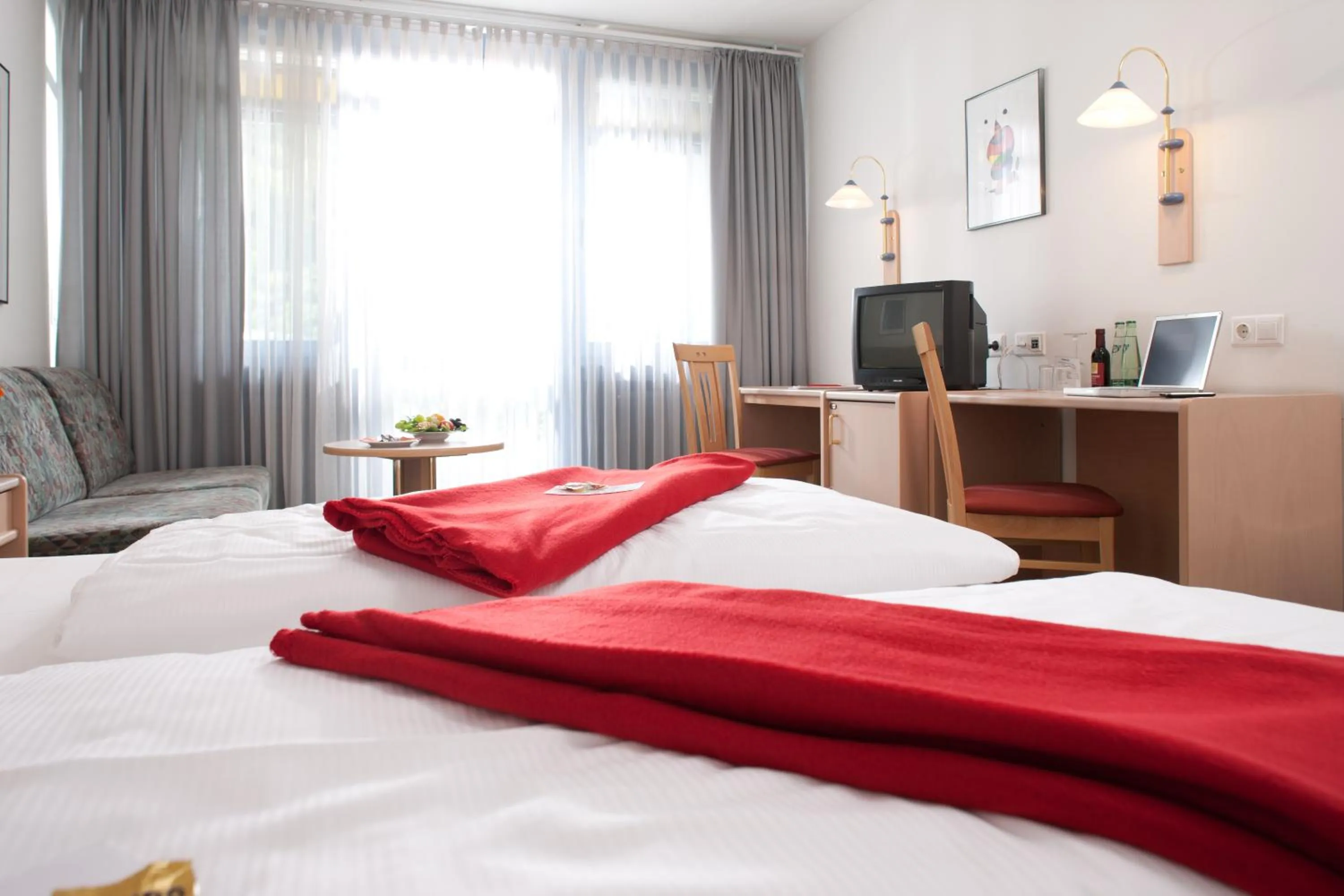 Bedroom, Bed in Behringers Freizeit - und Tagungshotel