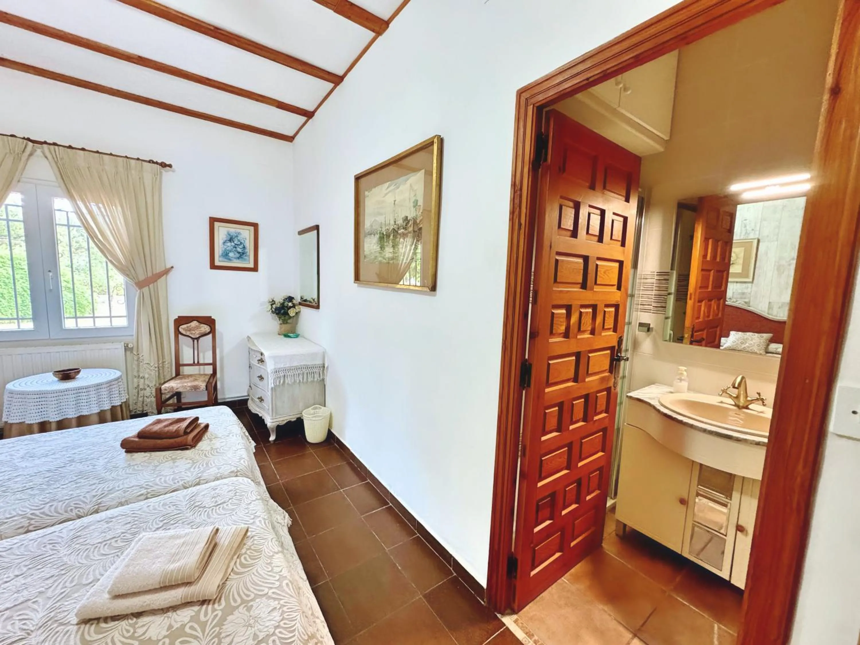 Twin Room in Casa Rural Aire