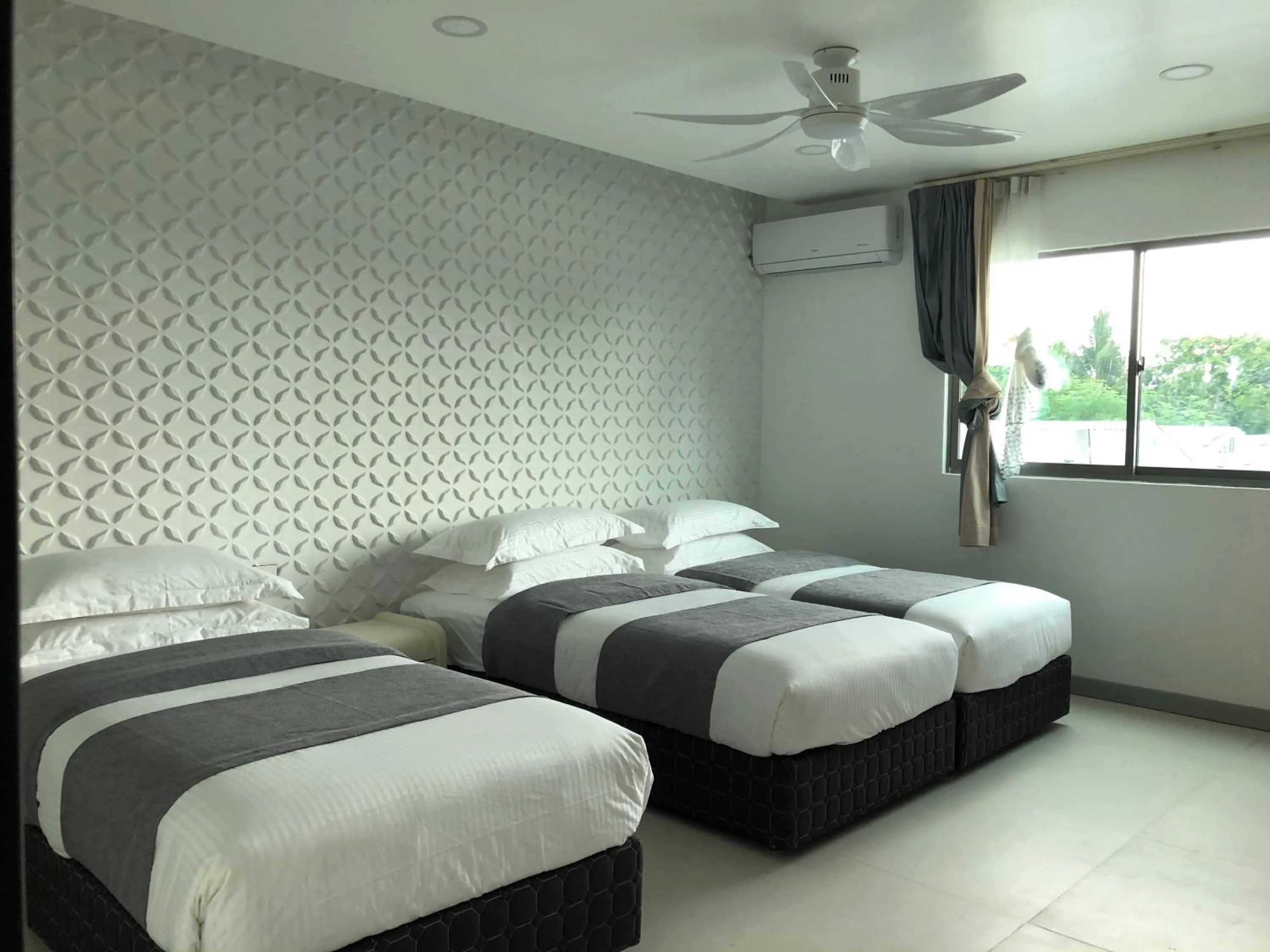 Bedroom, Bed in Wow Inn Keyodhoo