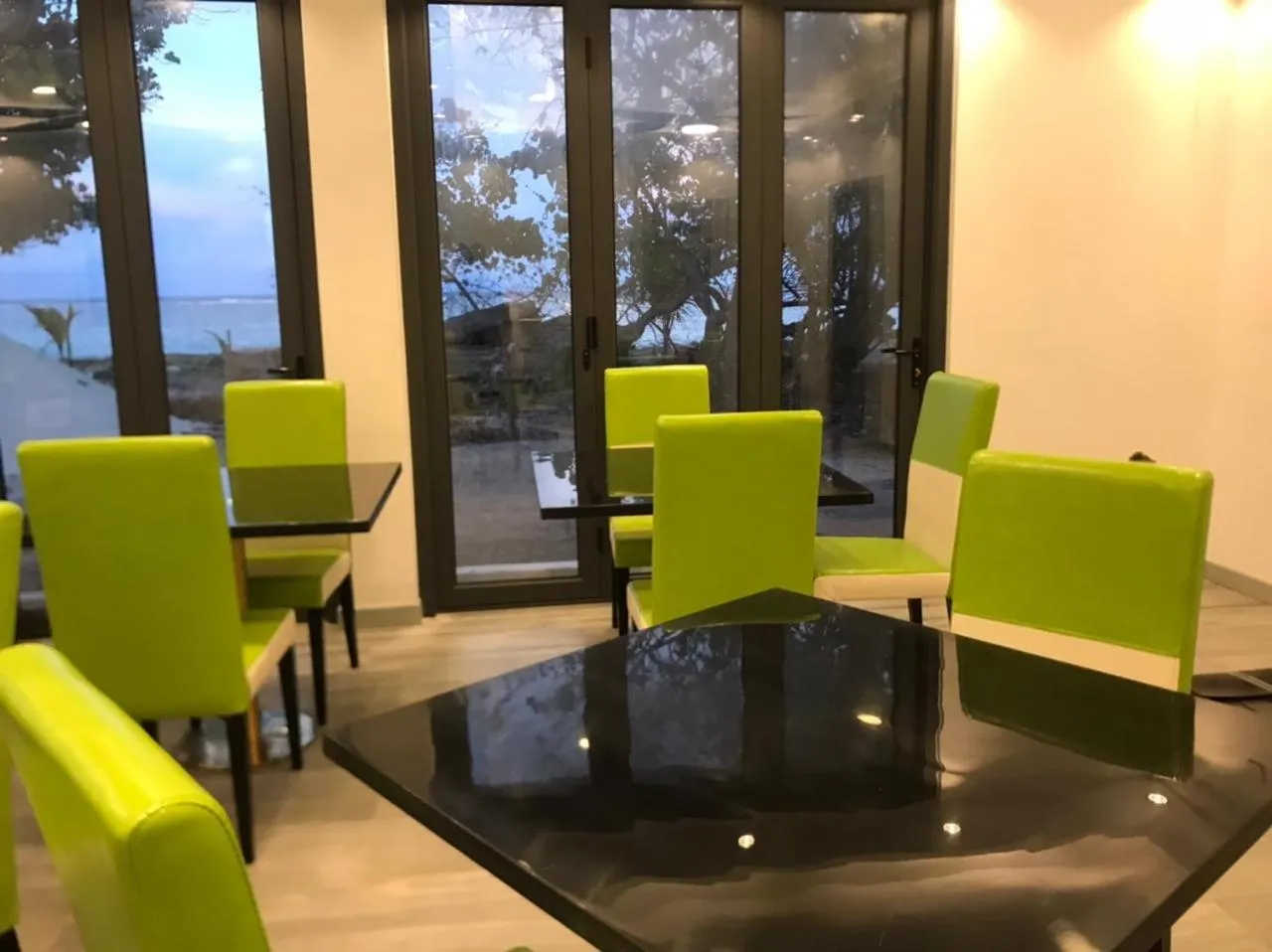 Restaurant/places to eat in Wow Inn Keyodhoo