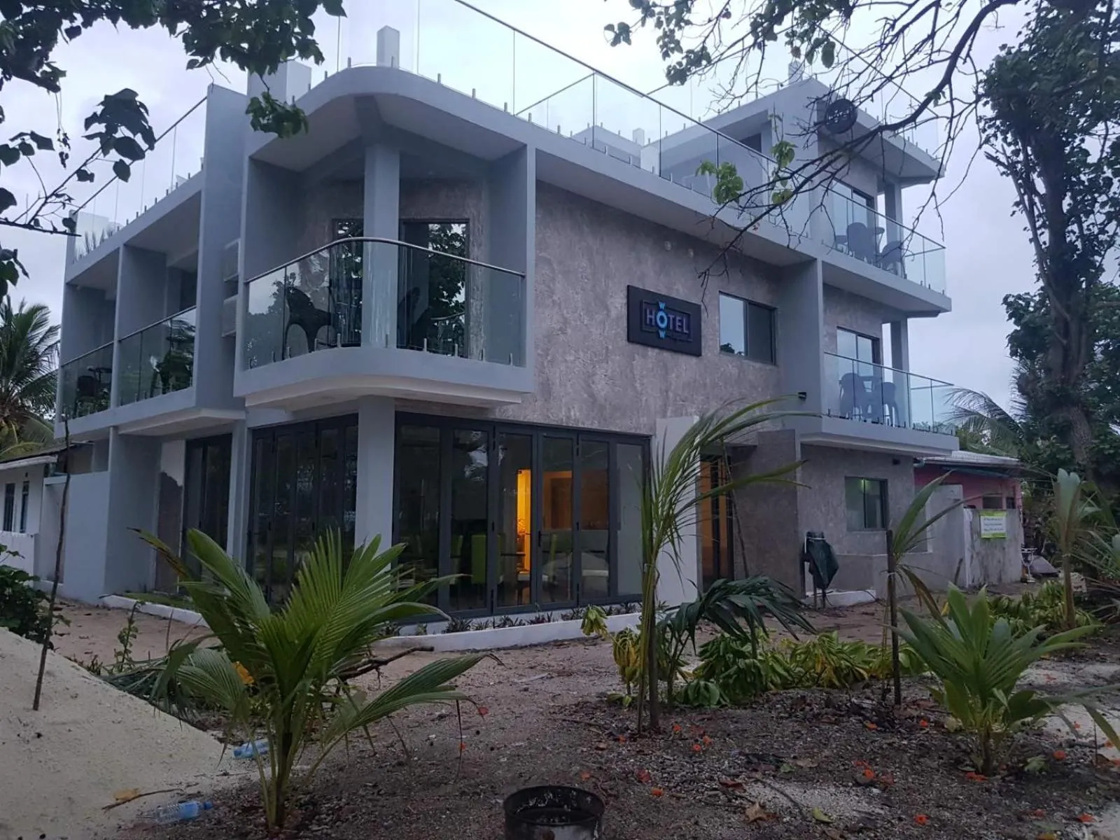 Property building in Wow Inn Keyodhoo