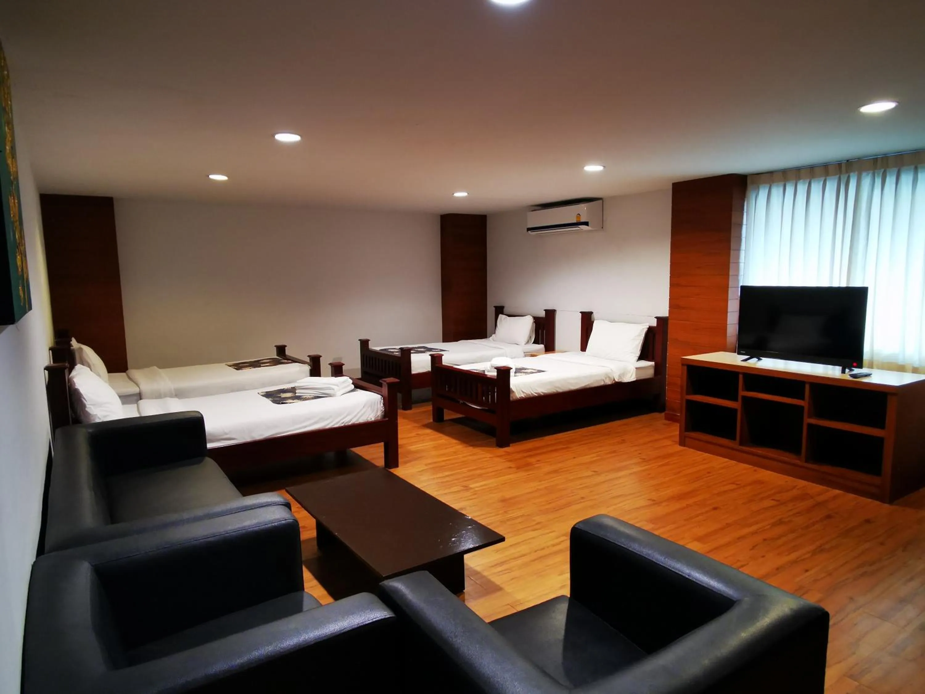 Bedroom in Sea Paradise Hotel Sattahip