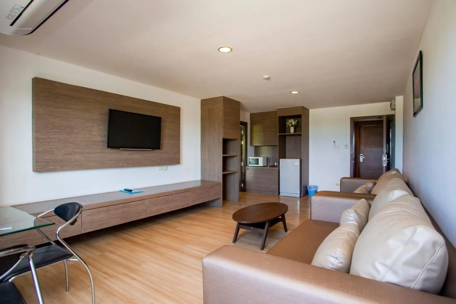 Living room in Sea Paradise Hotel Sattahip