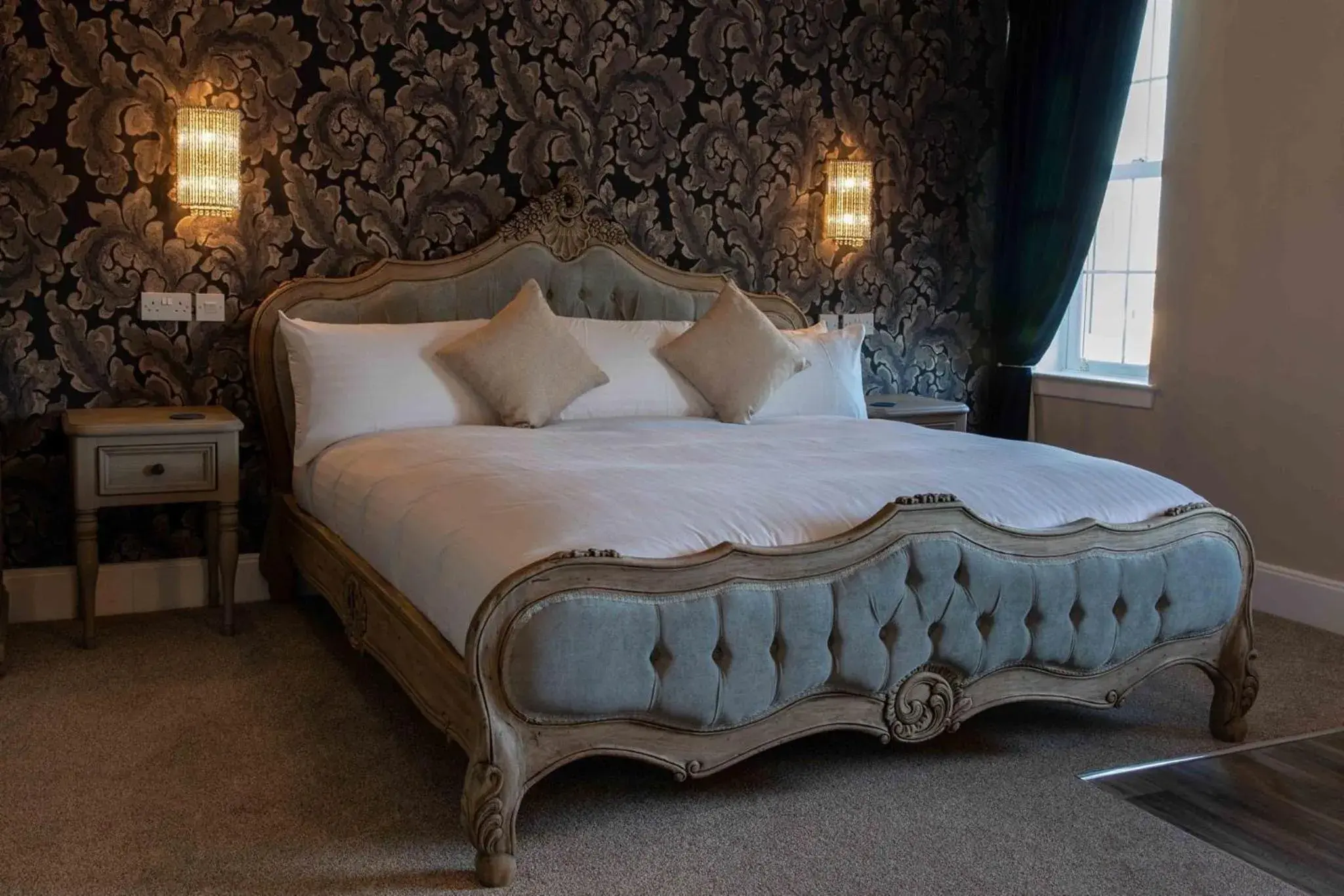 Superior King Room - single occupancy in The Inn At Charlestown Superior King Room - single occupancy in The Inn At Charlestown