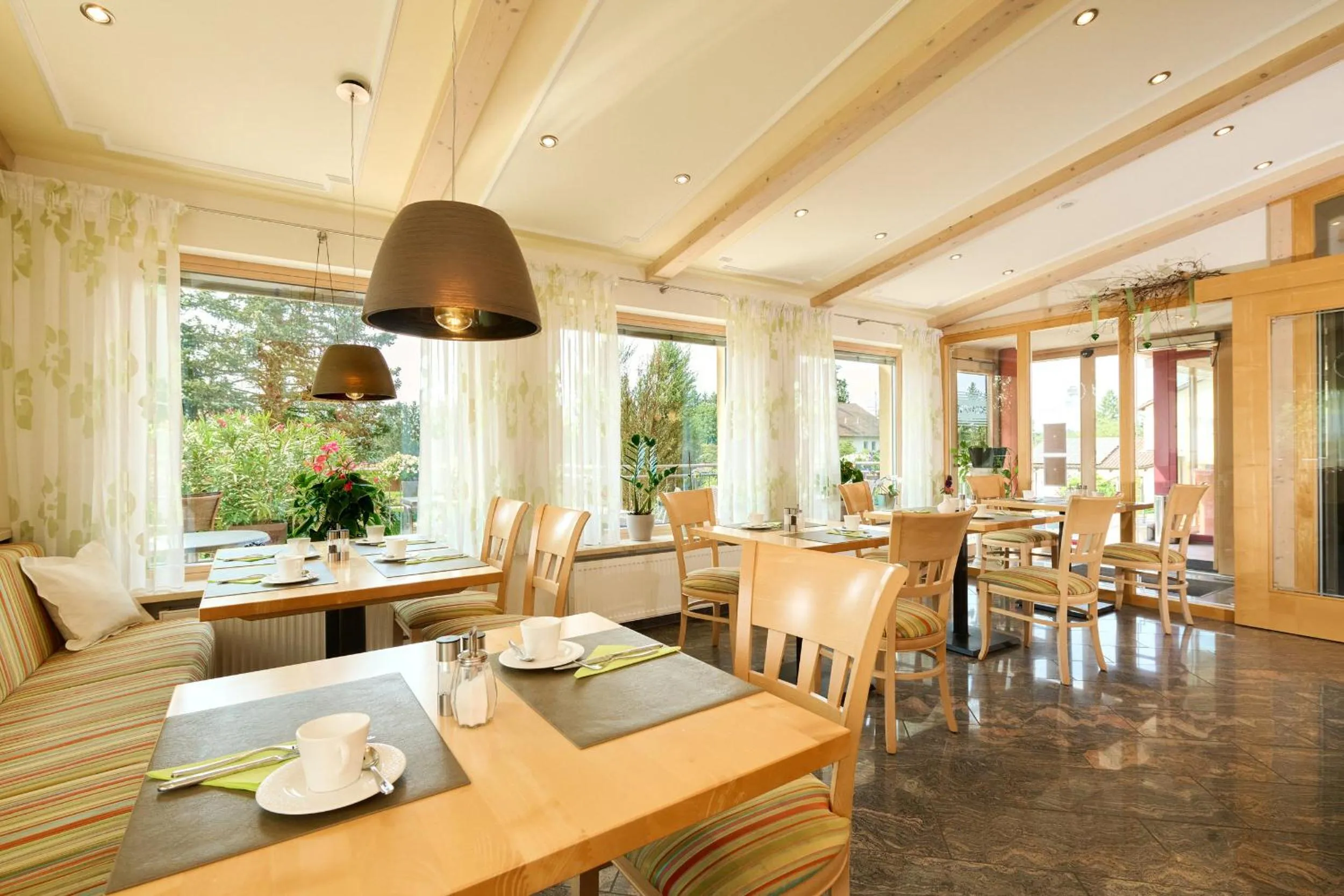 Restaurant/places to eat in Hotel SCHNEIDER