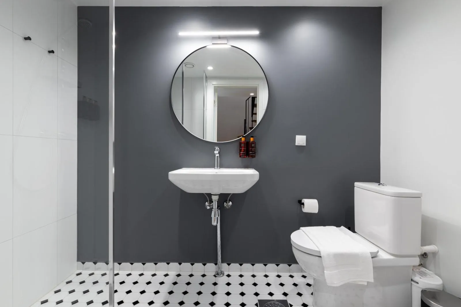 Toilet in Bob W Tallinn City Centre - Ambassador