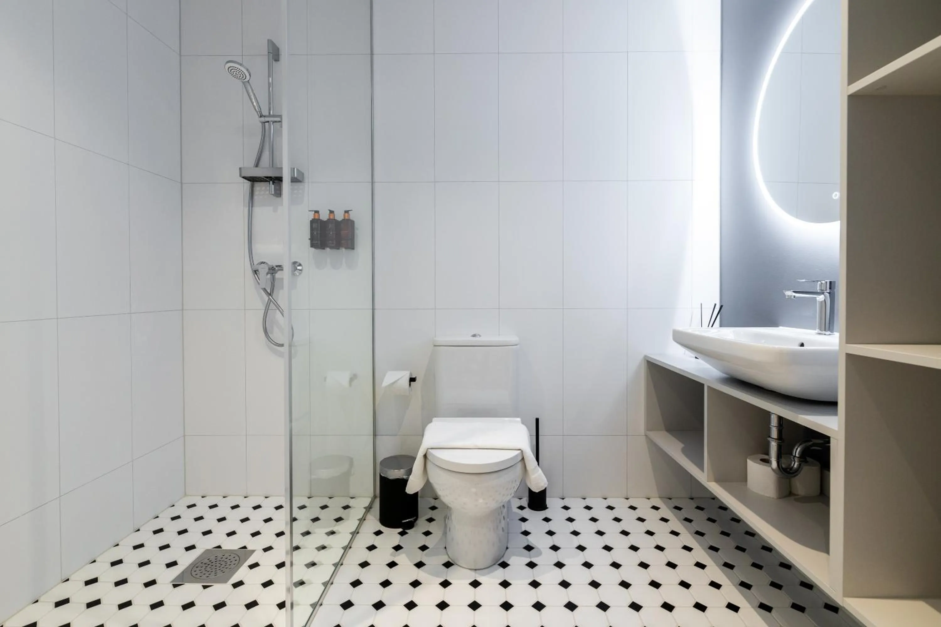 Bathroom in Bob W Tallinn City Centre - Ambassador