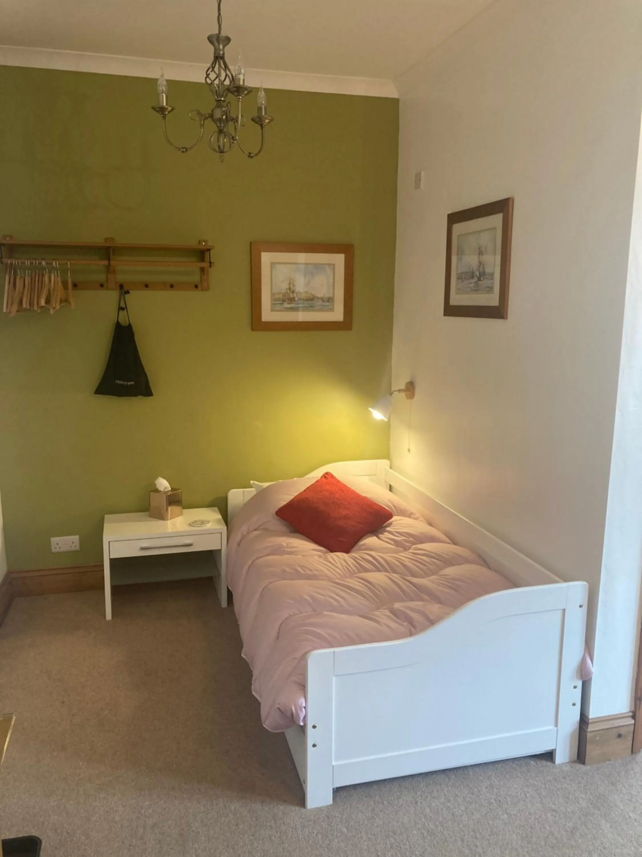 Bed in Ellies Guest House