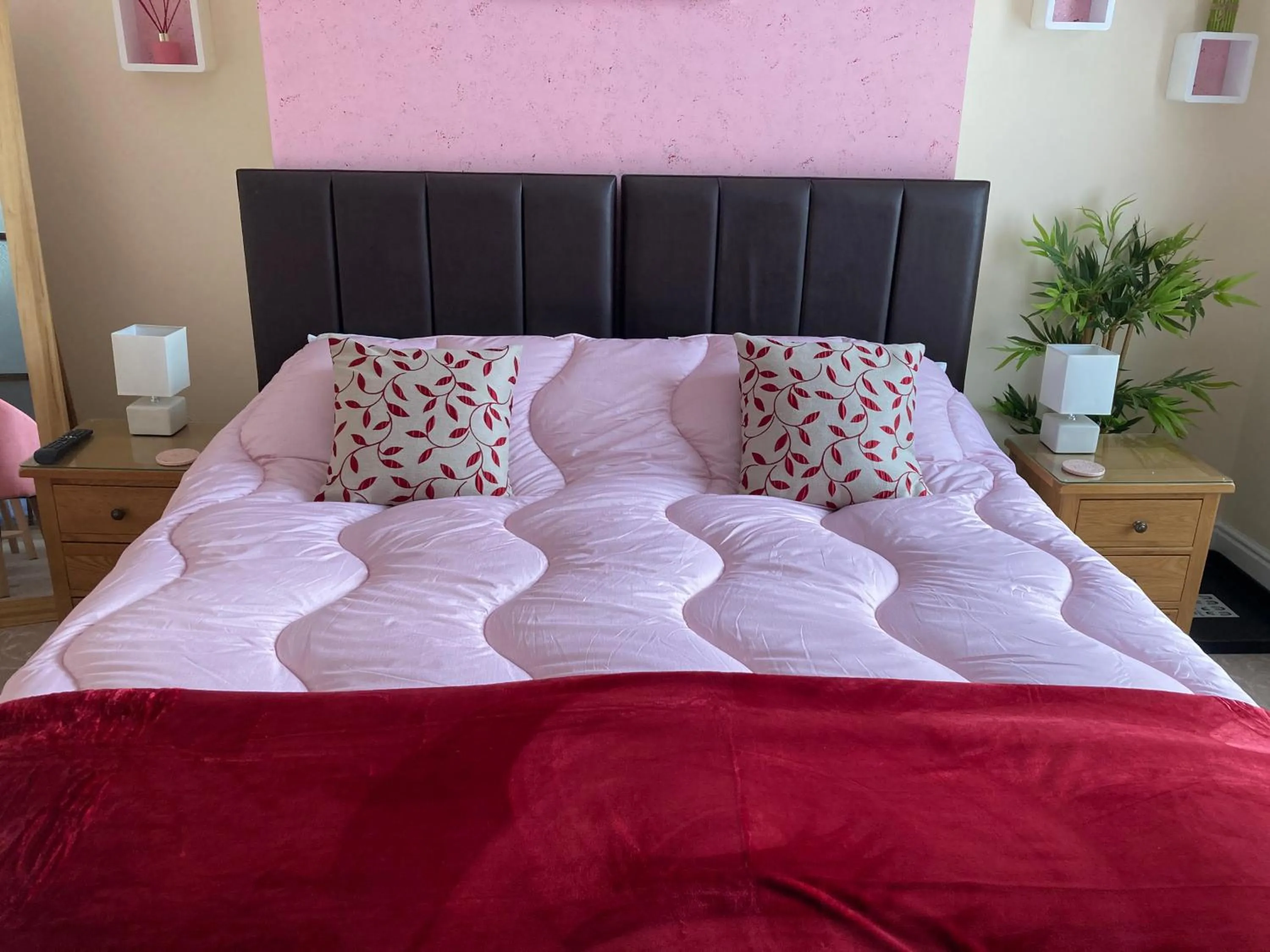 Bed in Ellies Guest House