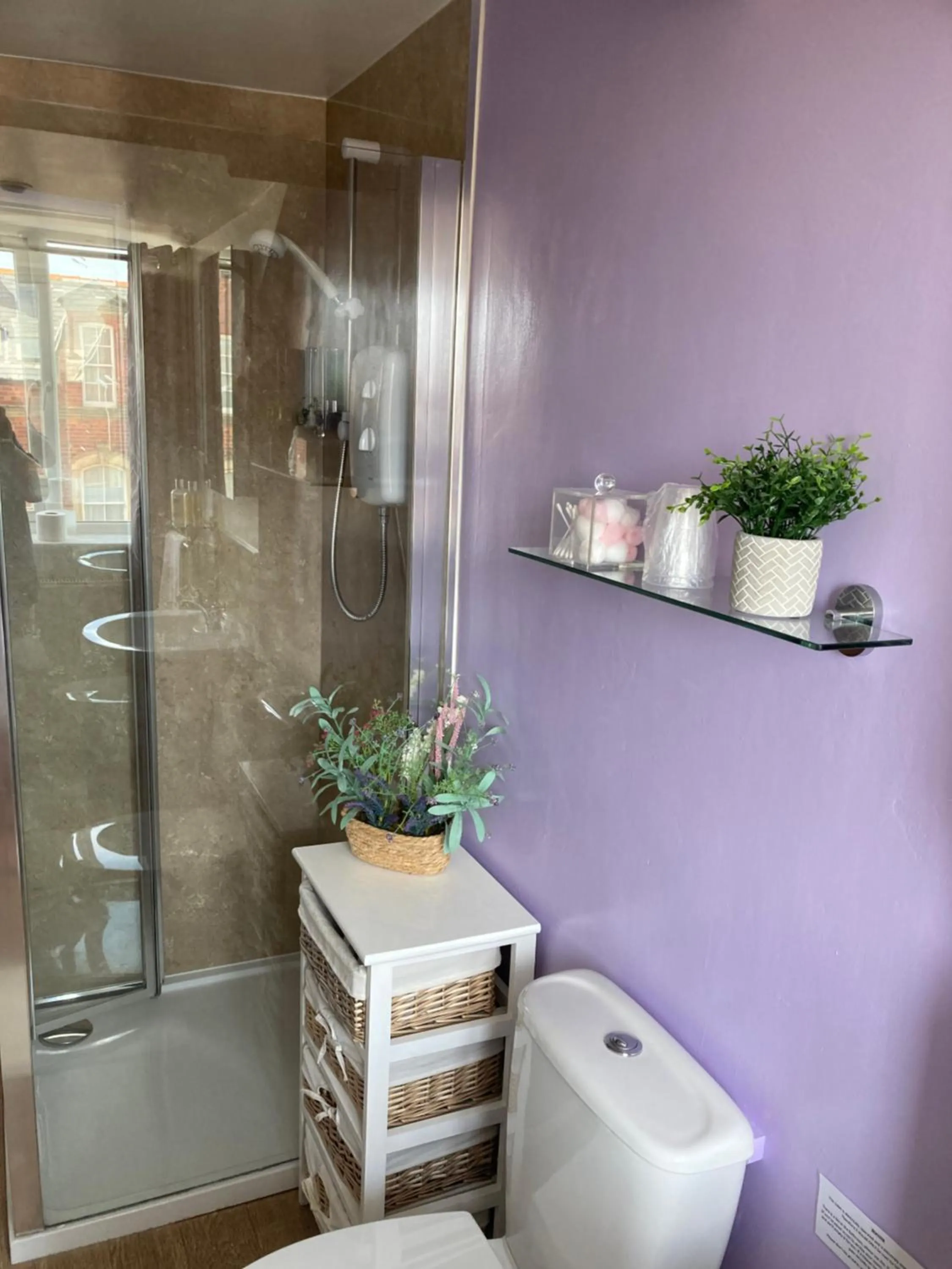 Bathroom in Ellies Guest House