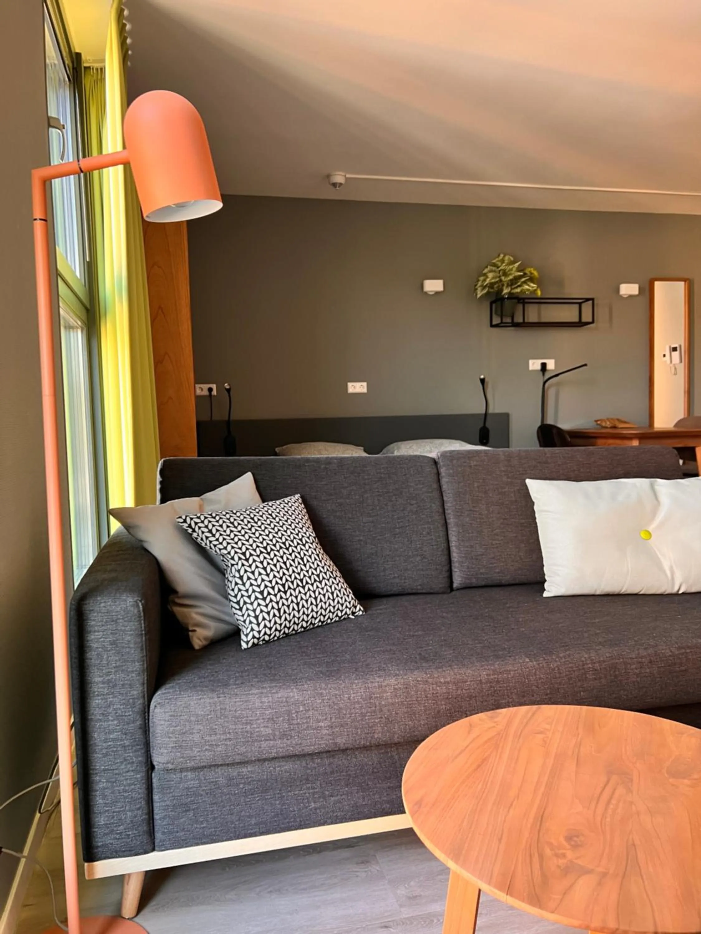 Seating area in Short Stay Wageningen