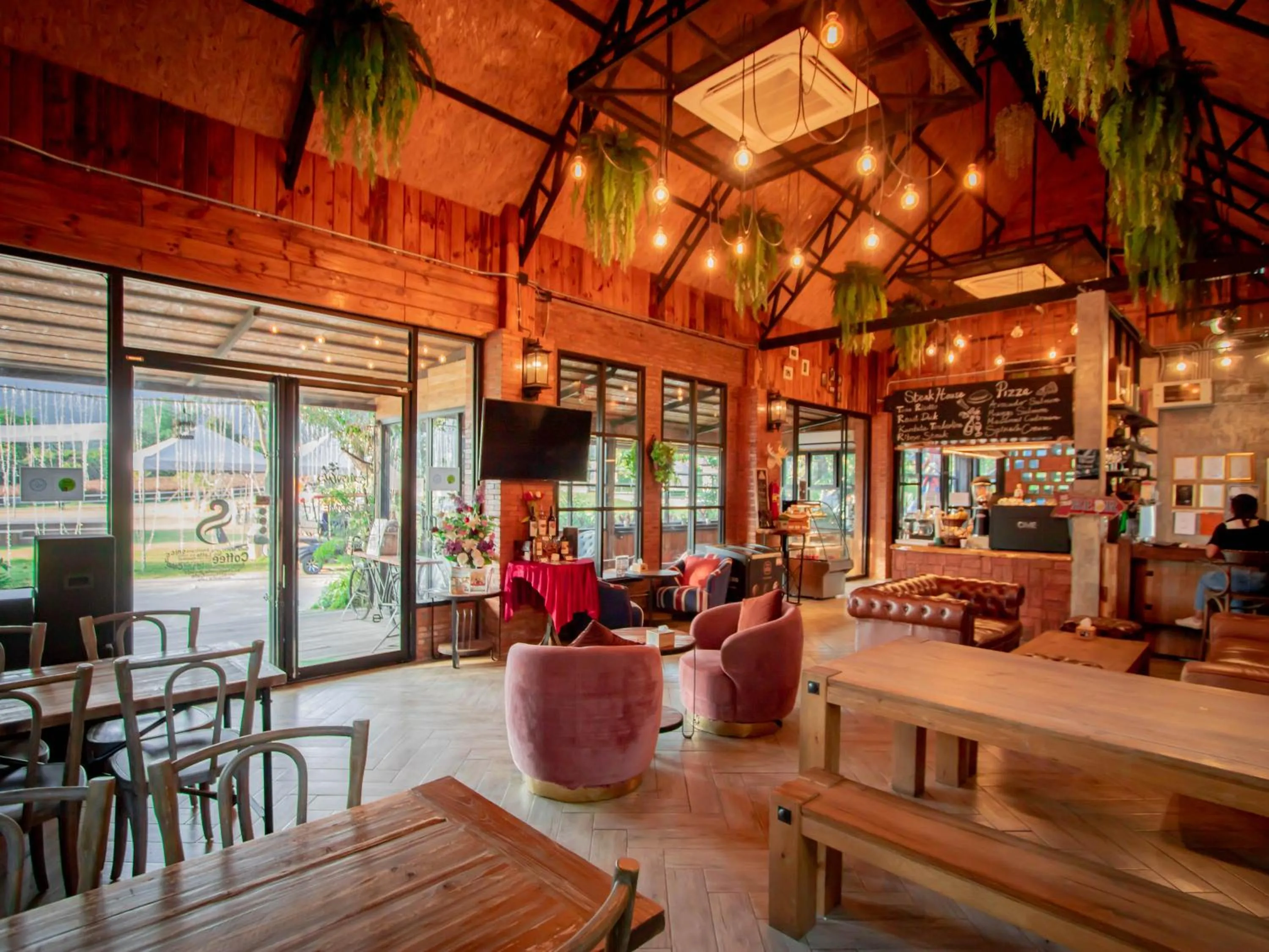 Restaurant/places to eat in ไร่บำรุงผล Raibumrungphol