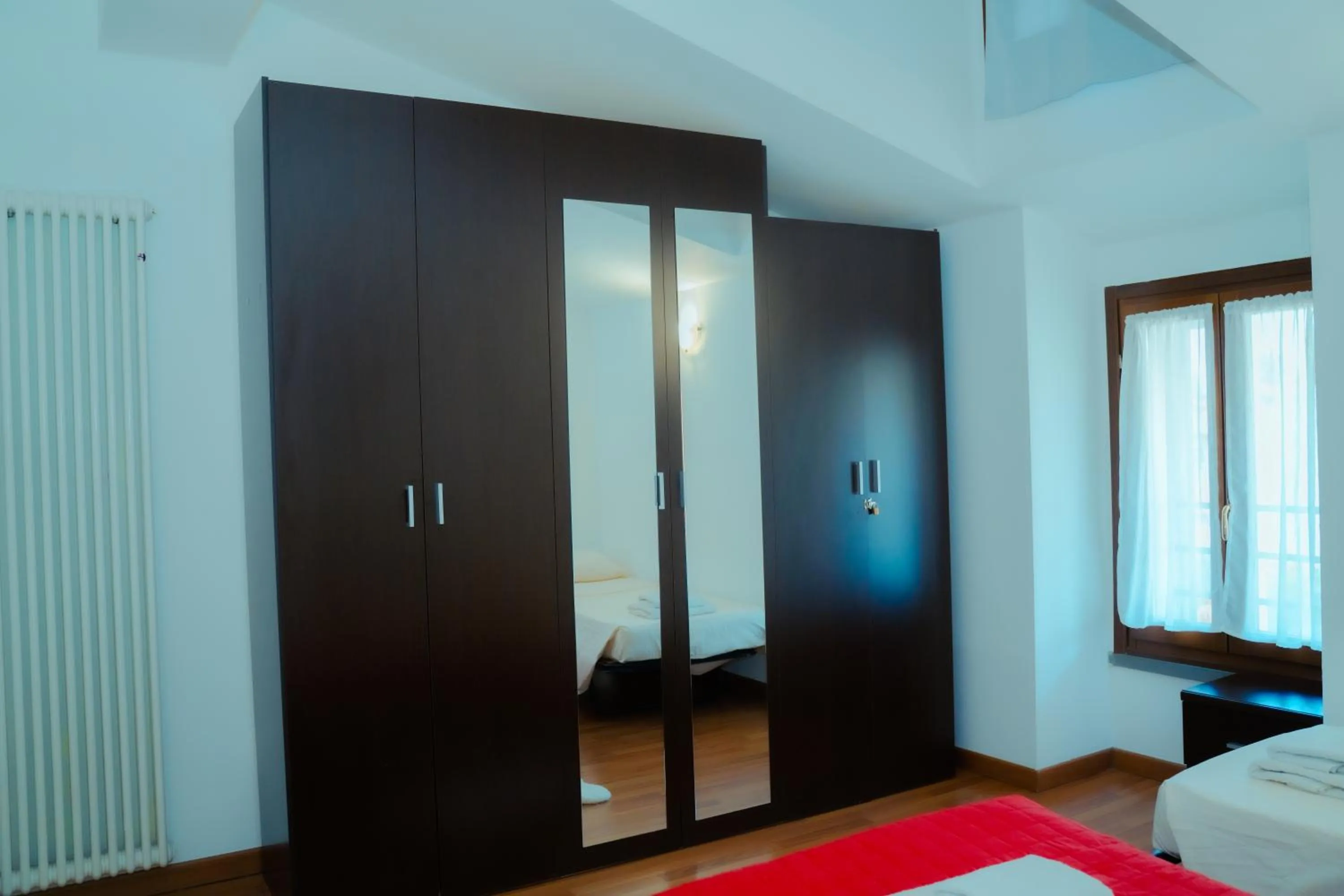 wardrobe, Bed in Casa Sorriso