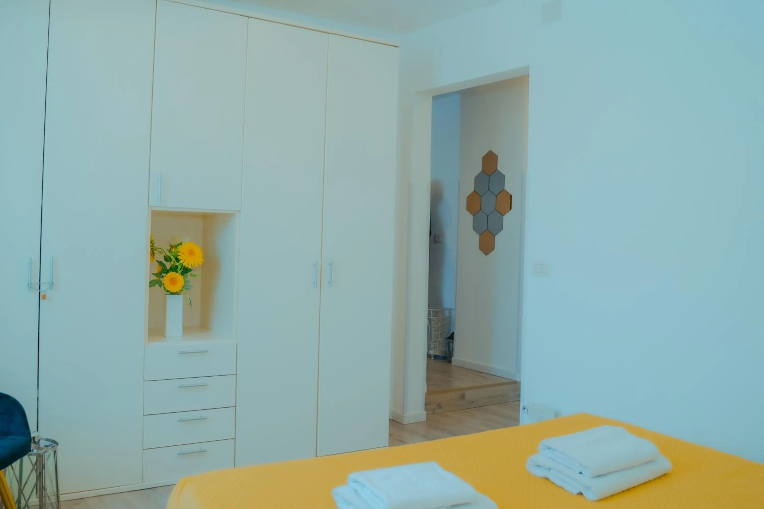 wardrobe, Bed in Casa Sorriso