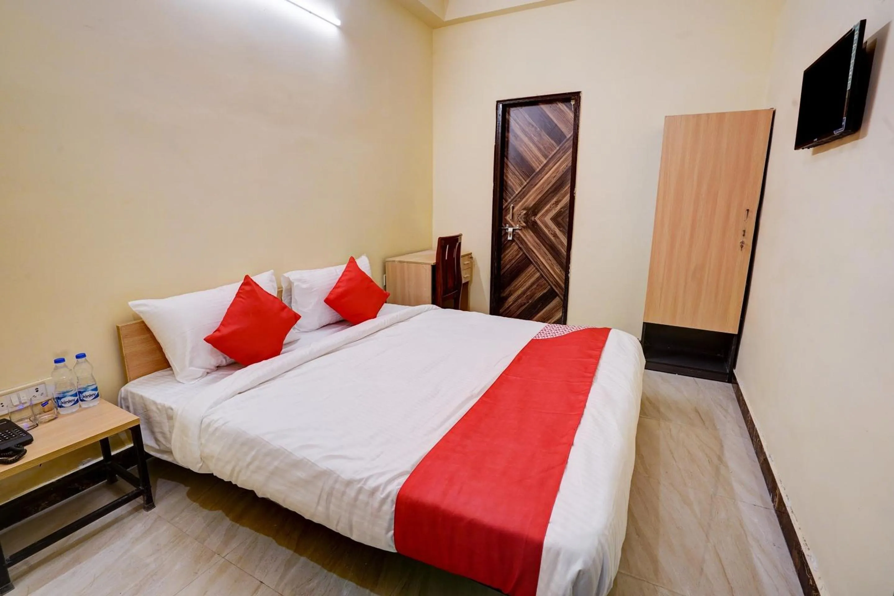 Bedroom, Bed in Hotel O Relax Inn