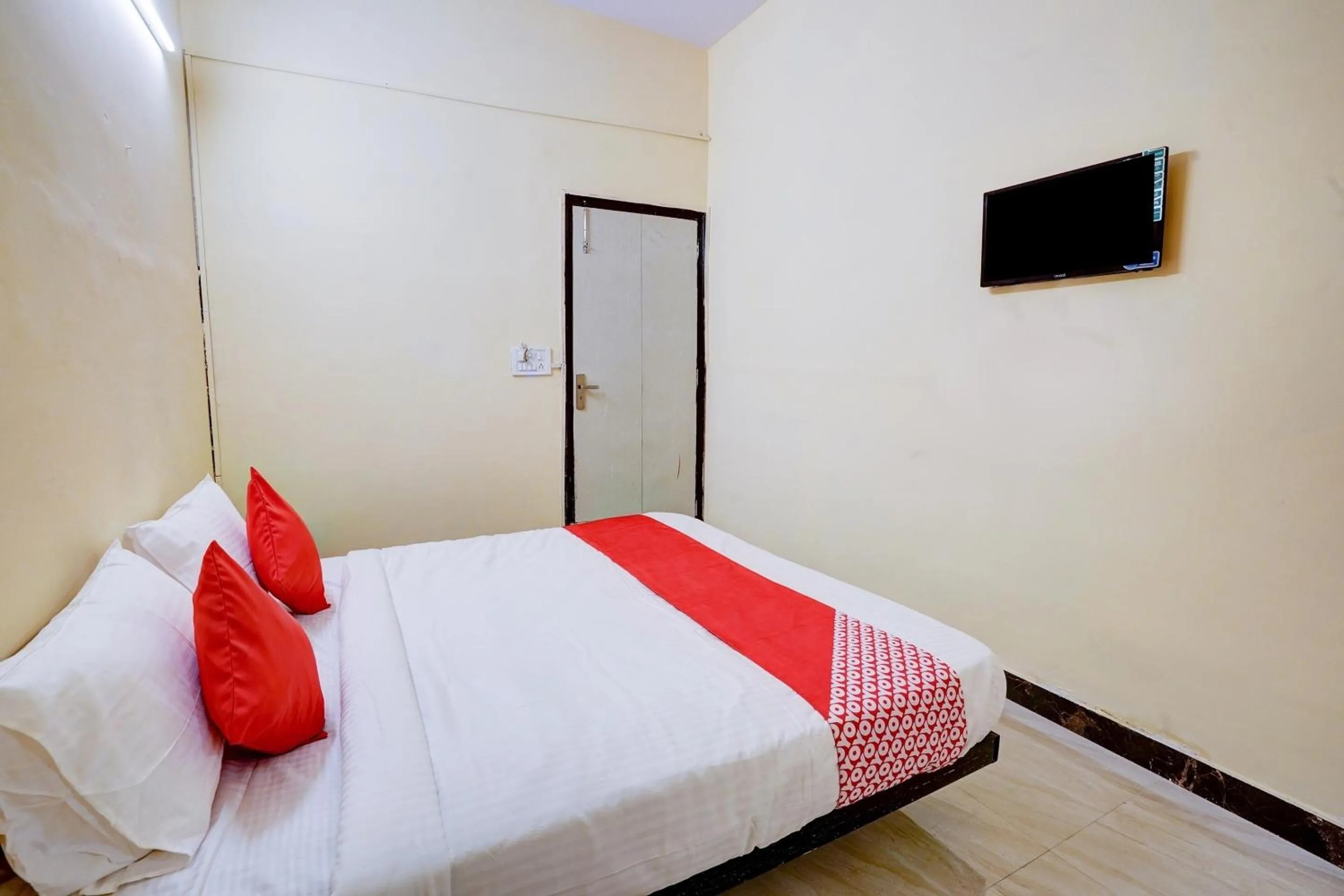 Bedroom, Bed in Hotel O Relax Inn