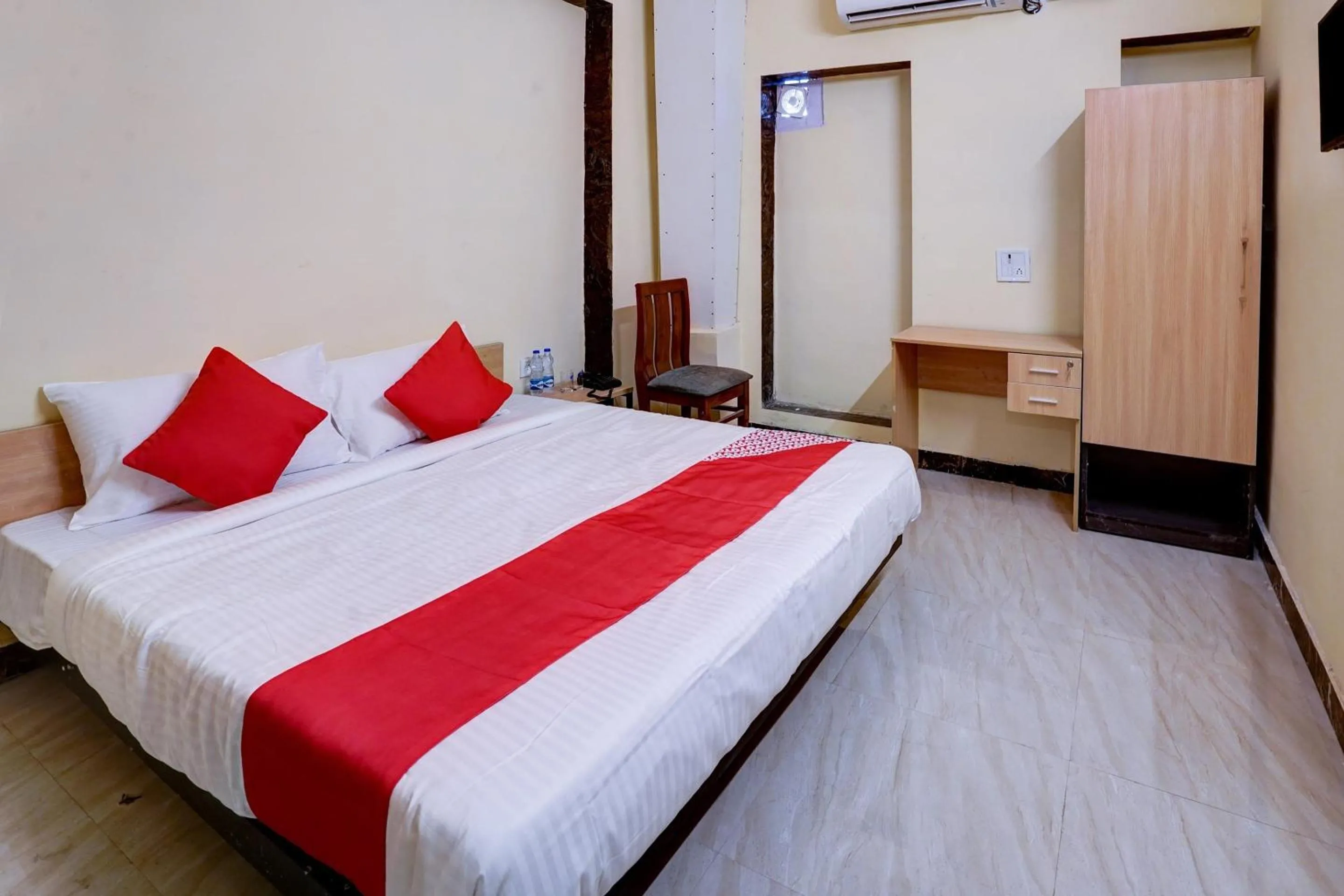 Bedroom, Bed in Hotel O Relax Inn