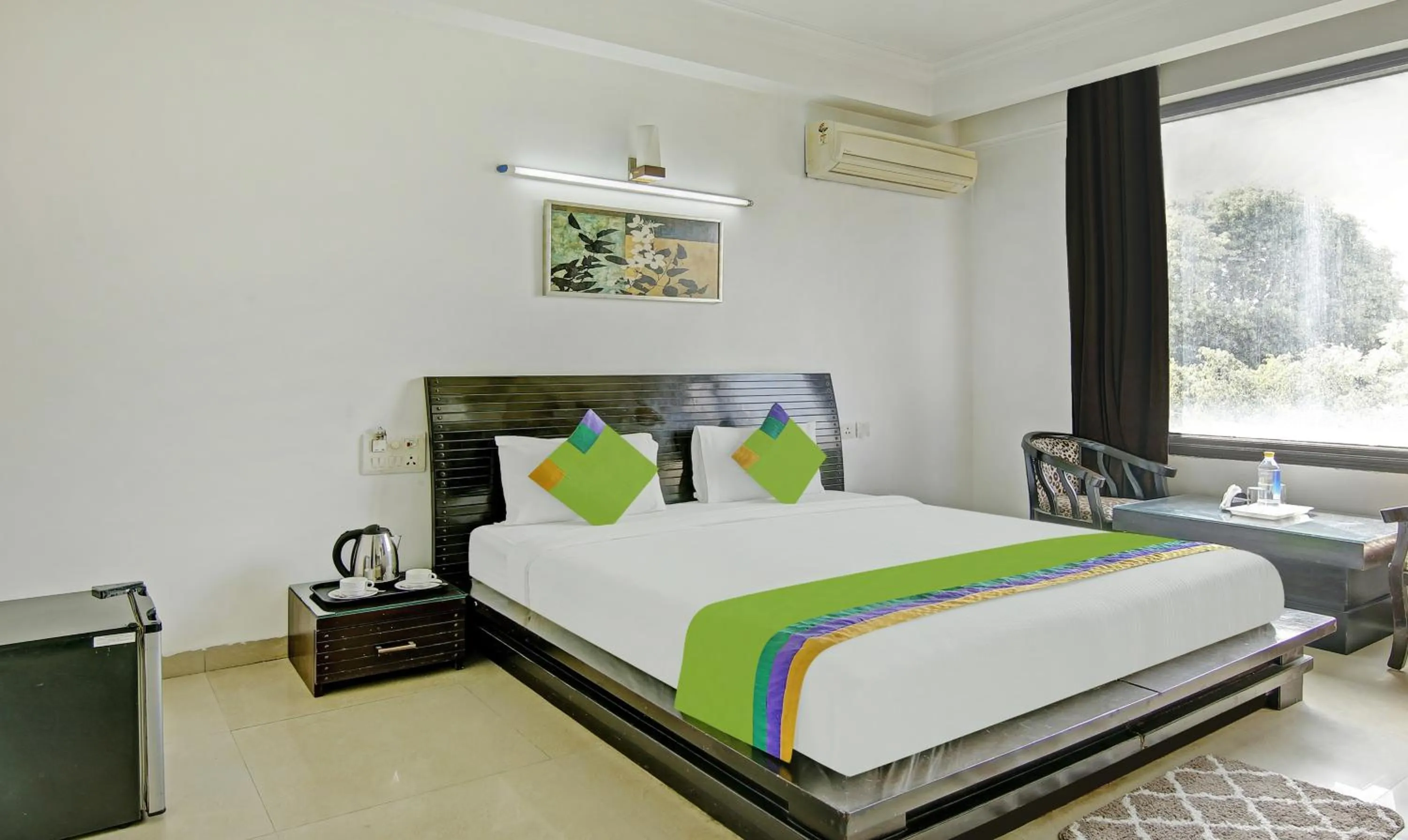Bed in Blue Moon Residency Hotel & Restaurant