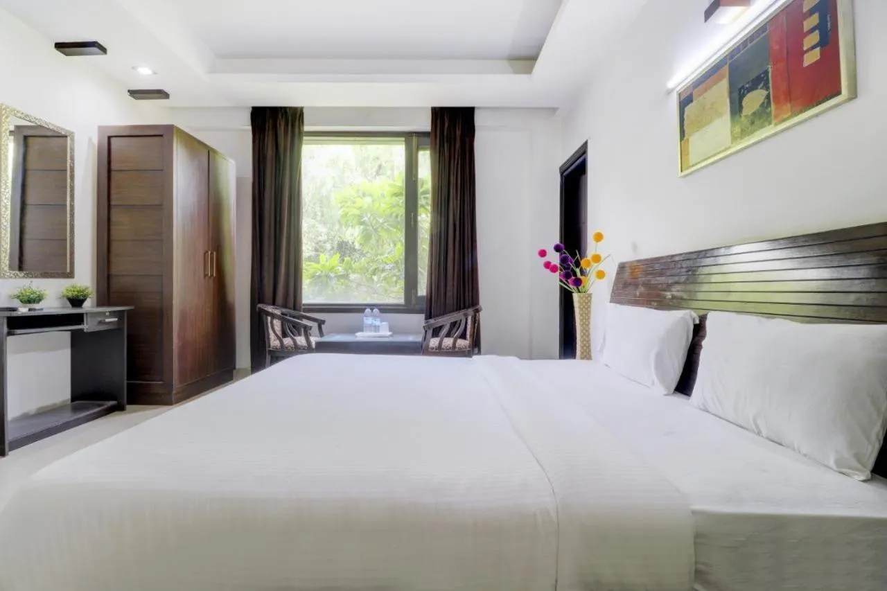 Bedroom, Bed in Blue Moon Residency Hotel & Restaurant