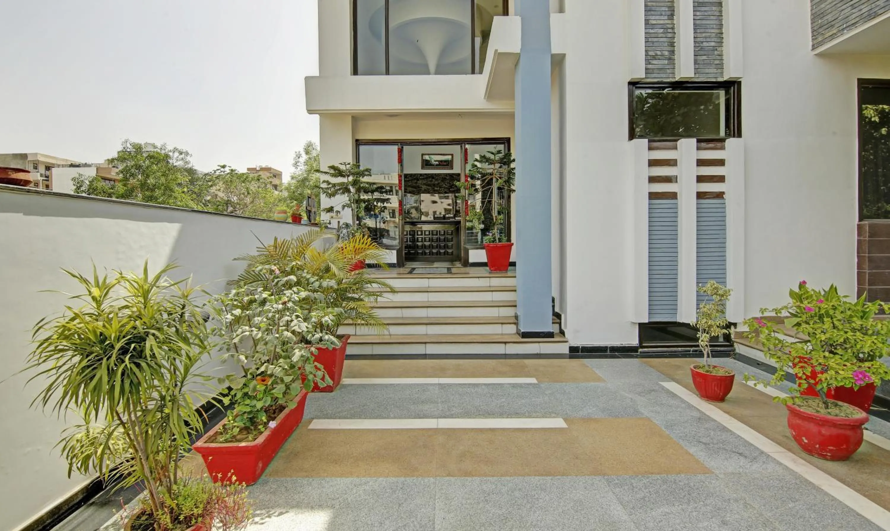 Property building in Blue Moon Residency Hotel & Restaurant