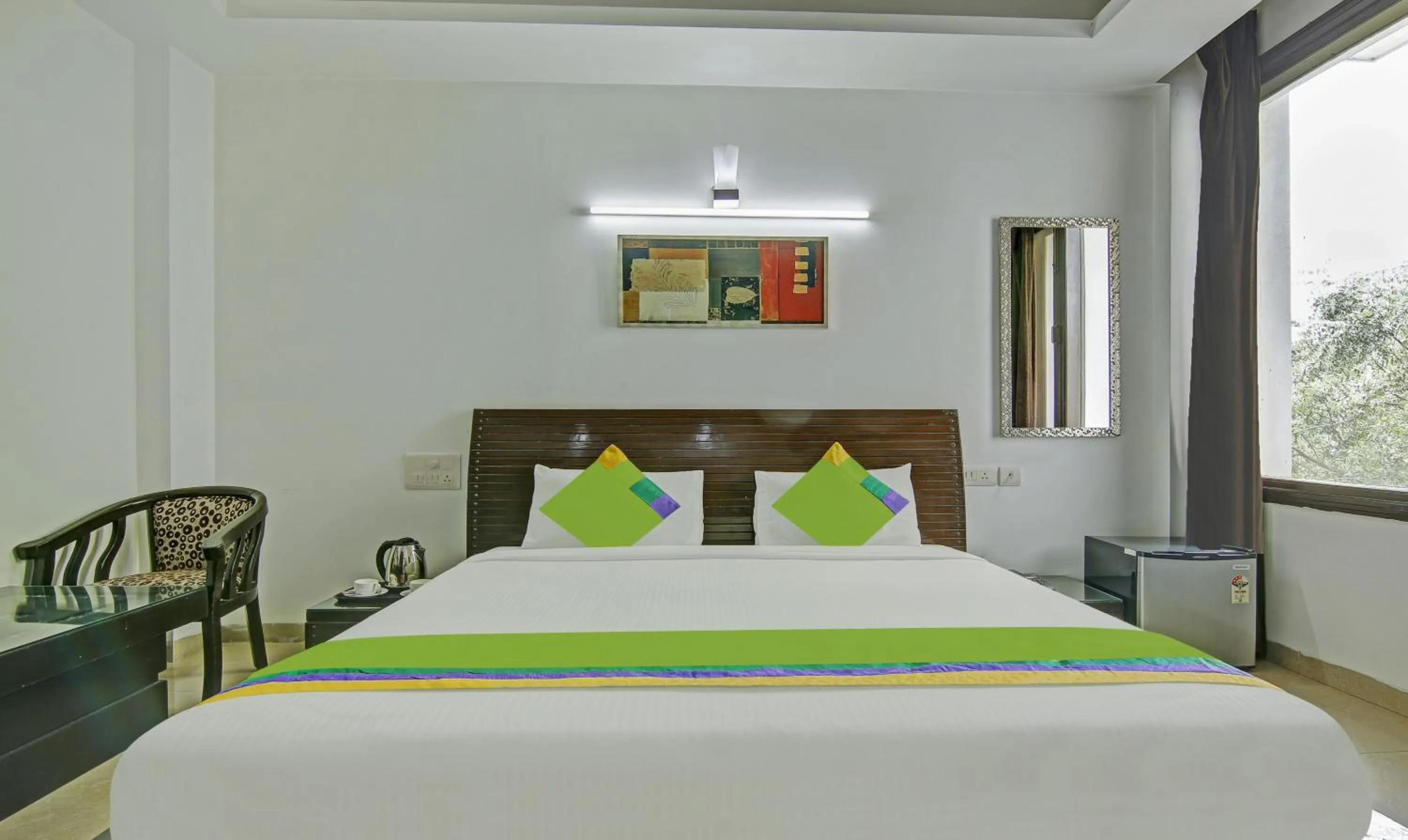 Bed in Blue Moon Residency Hotel & Restaurant