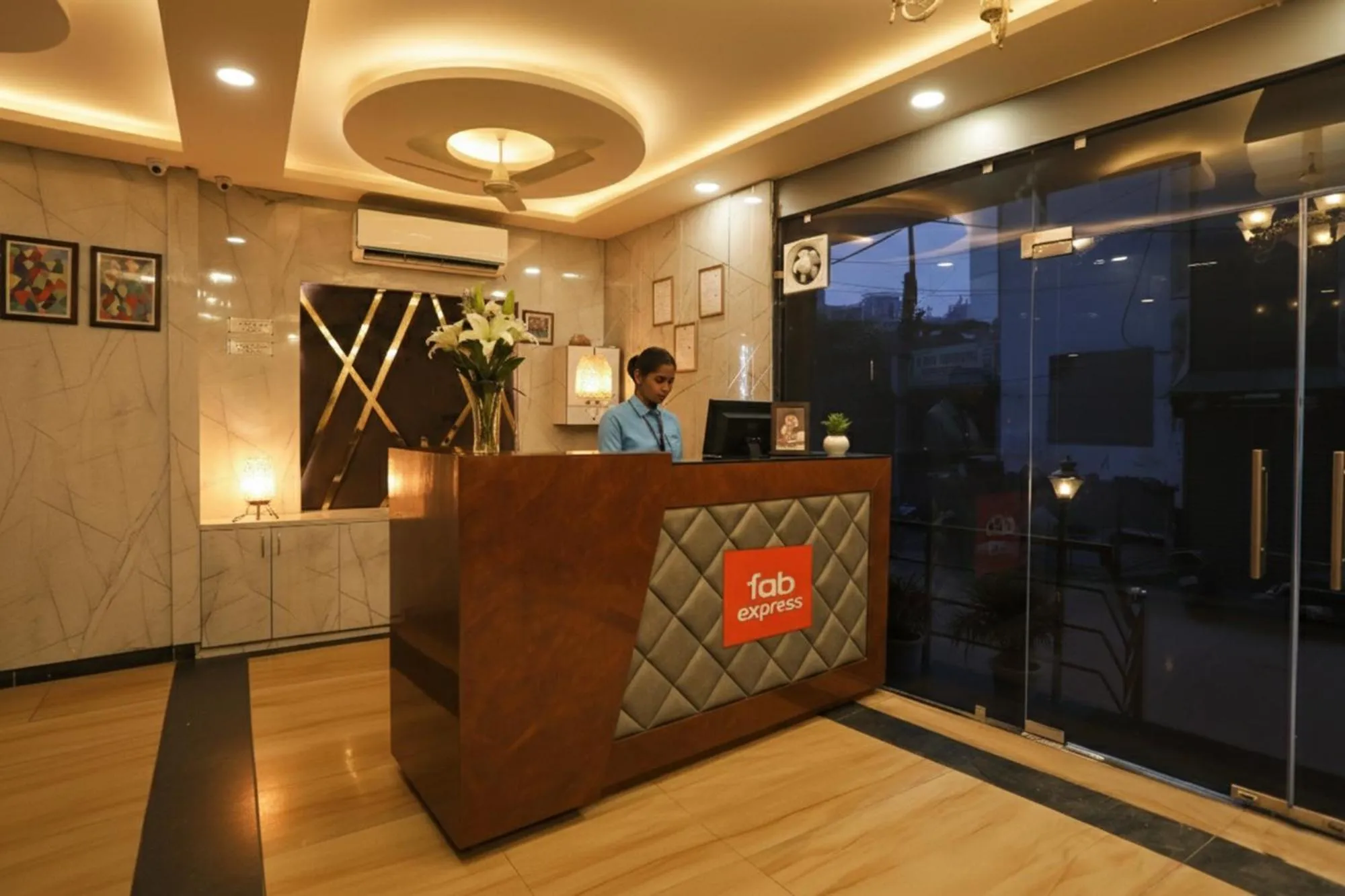 Lobby or reception in FabHotel The Diamond