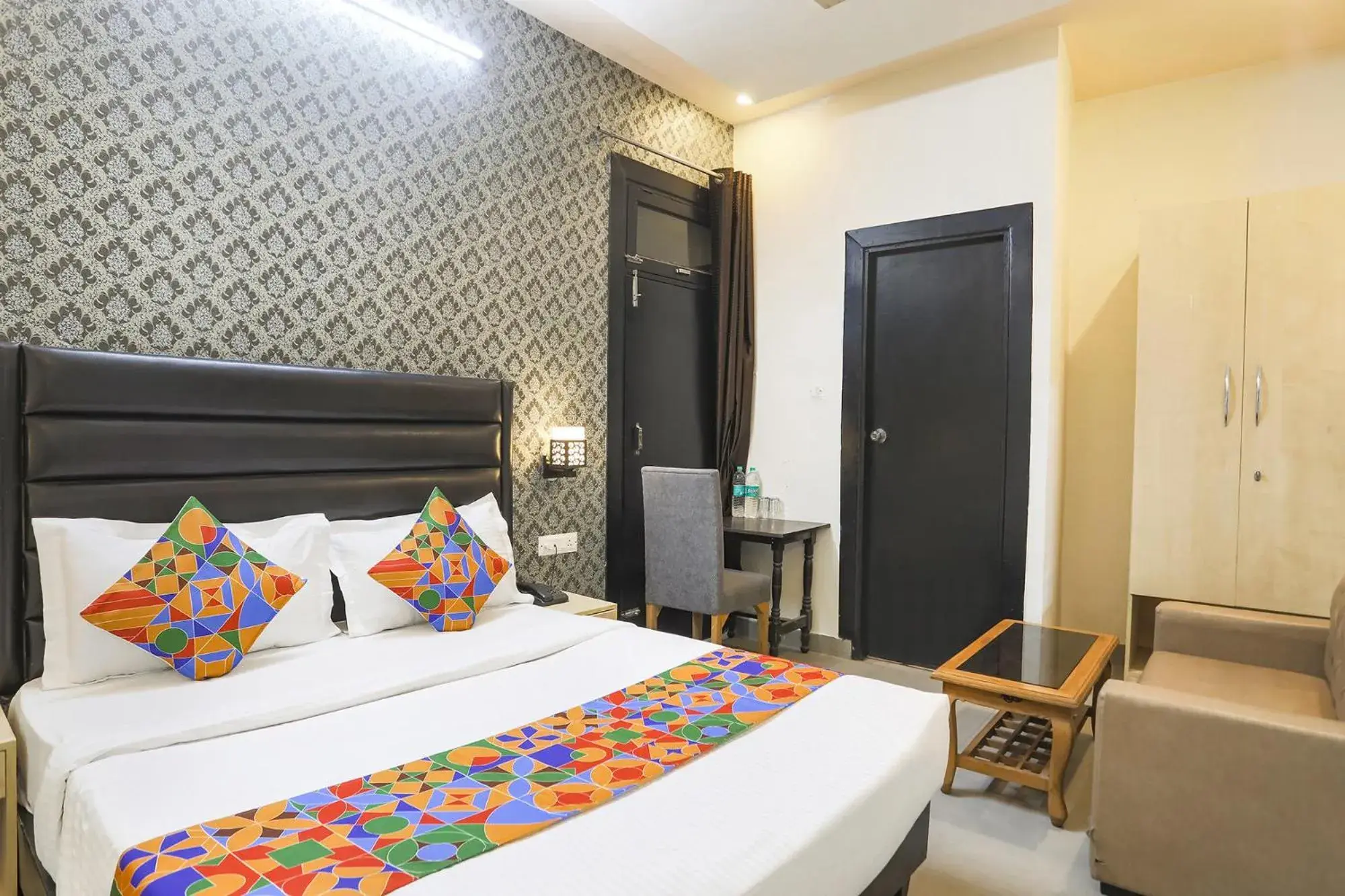 Deluxe Room - single occupancy in FabHotel The Diamond Deluxe Room - single occupancy in FabHotel The Diamond