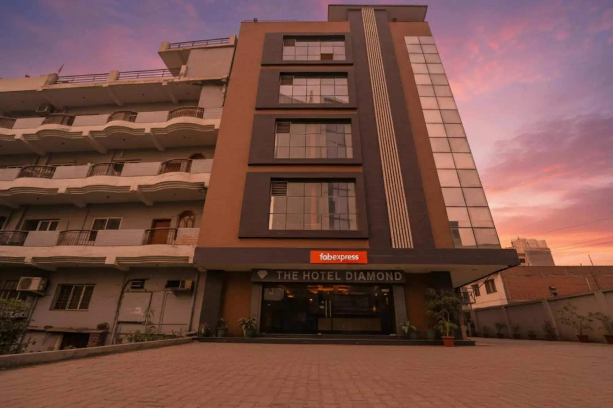 Property building in FabHotel The Diamond Property building in FabHotel The Diamond