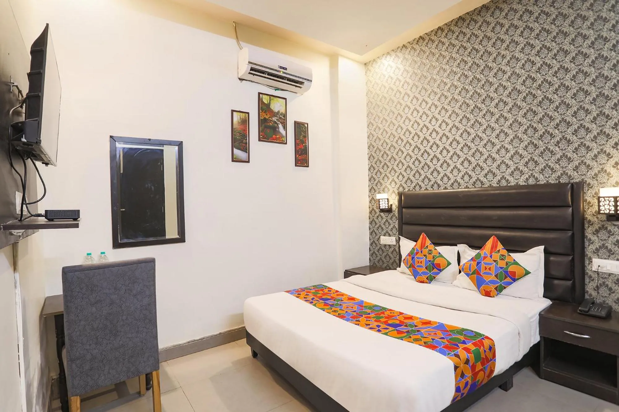 Bed in FabHotel The Diamond