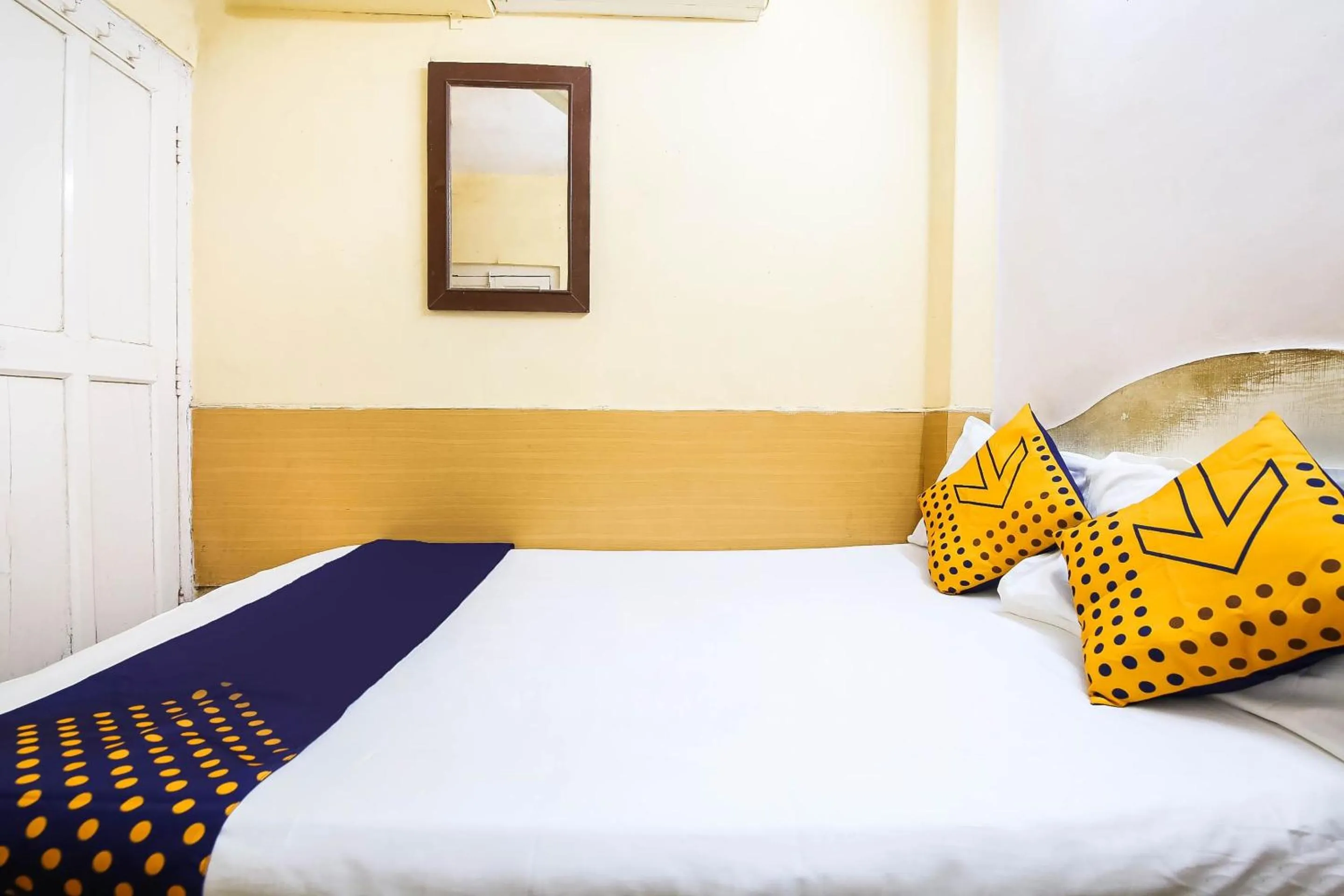 Bedroom, Bed in SPOT ON Standard