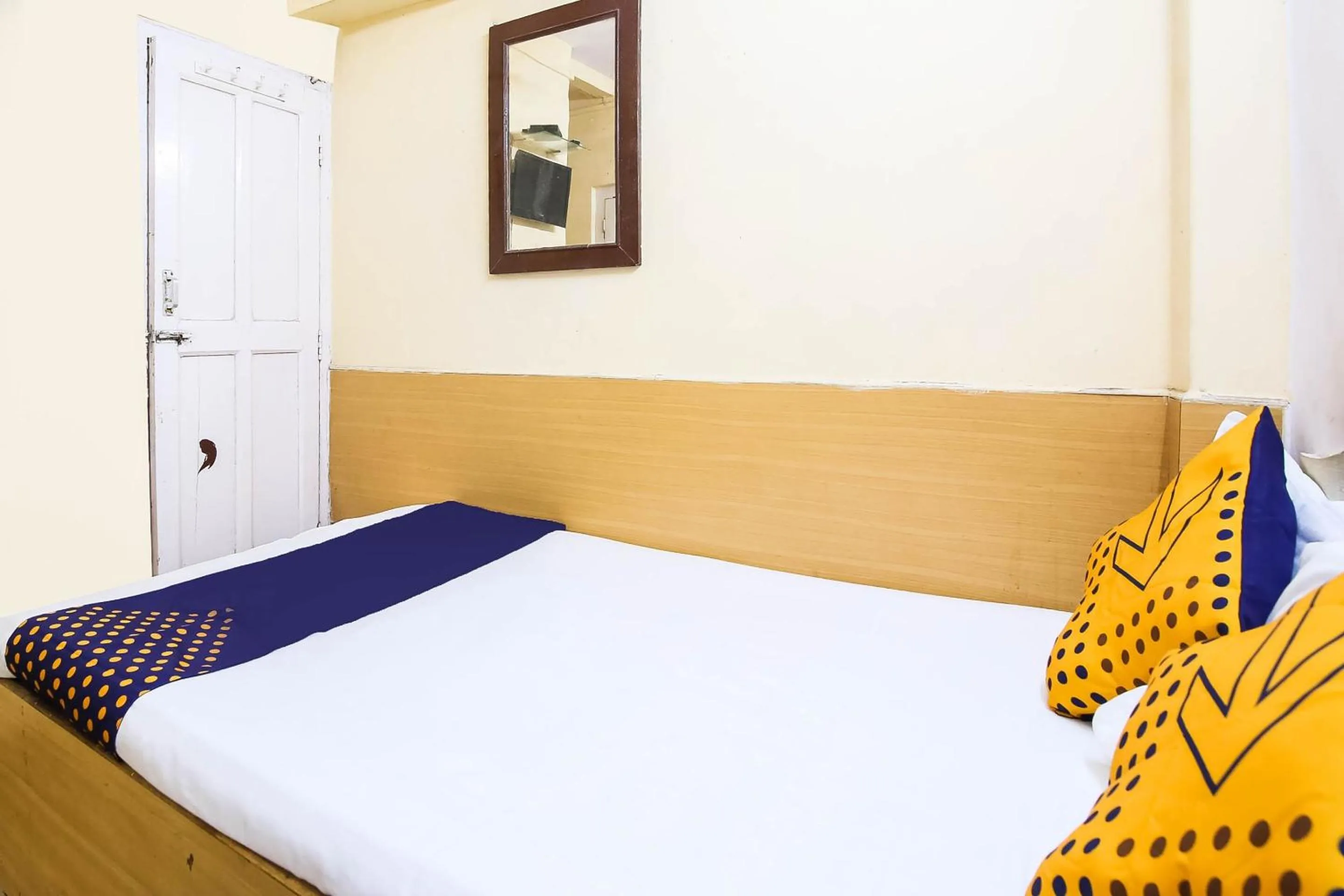 Bedroom, Bed in SPOT ON Standard