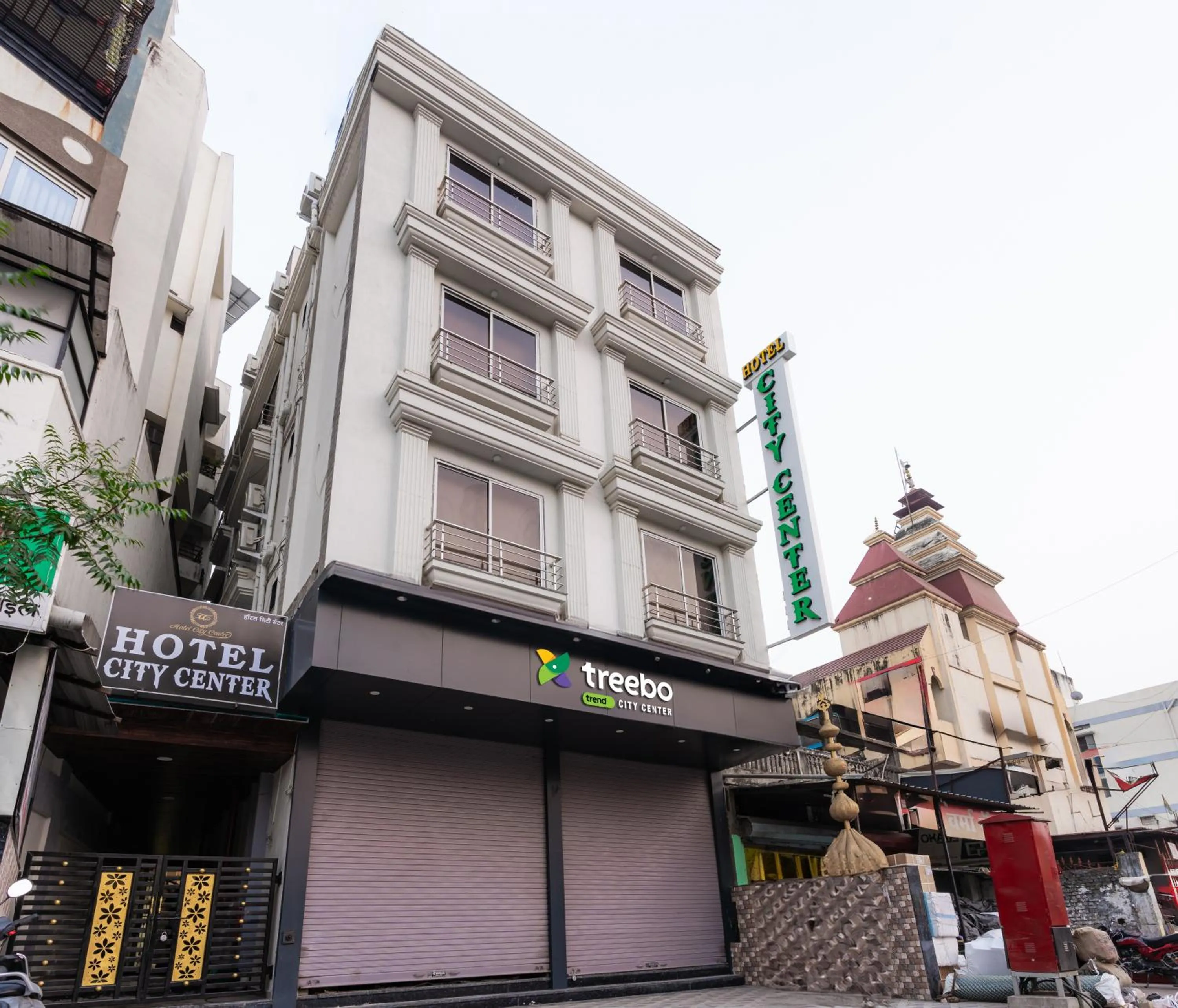 Facade/entrance in Treebo City Center